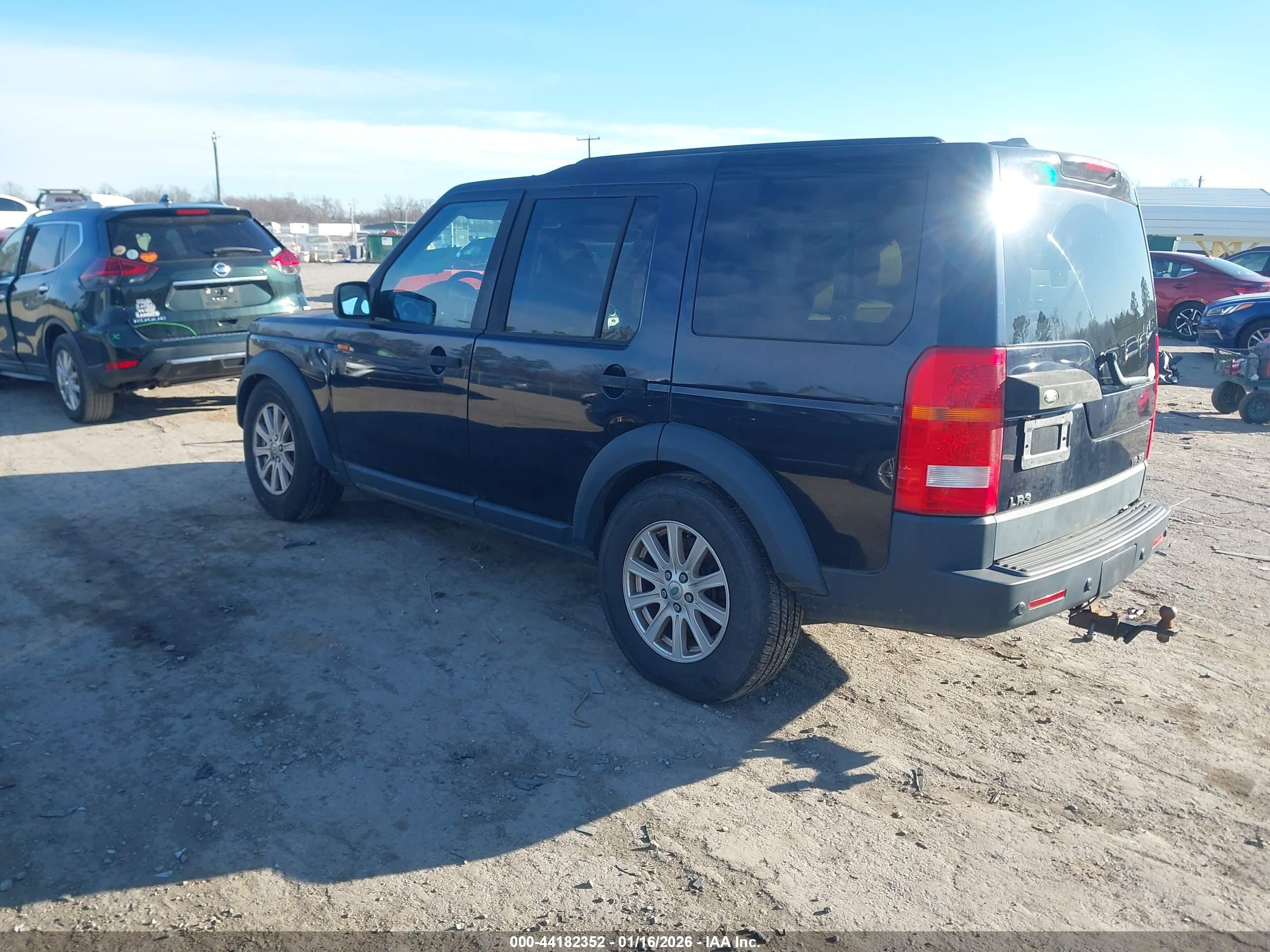 LAND ROVER image 3