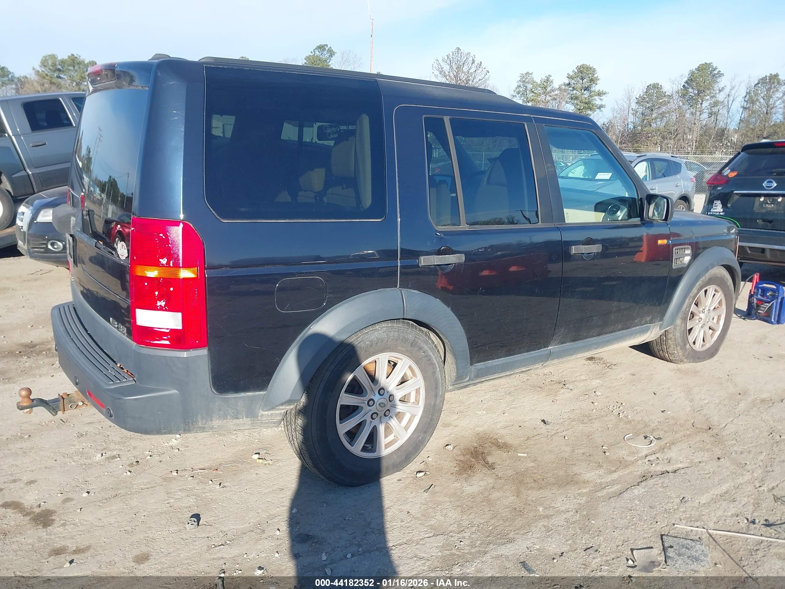 LAND ROVER image 4