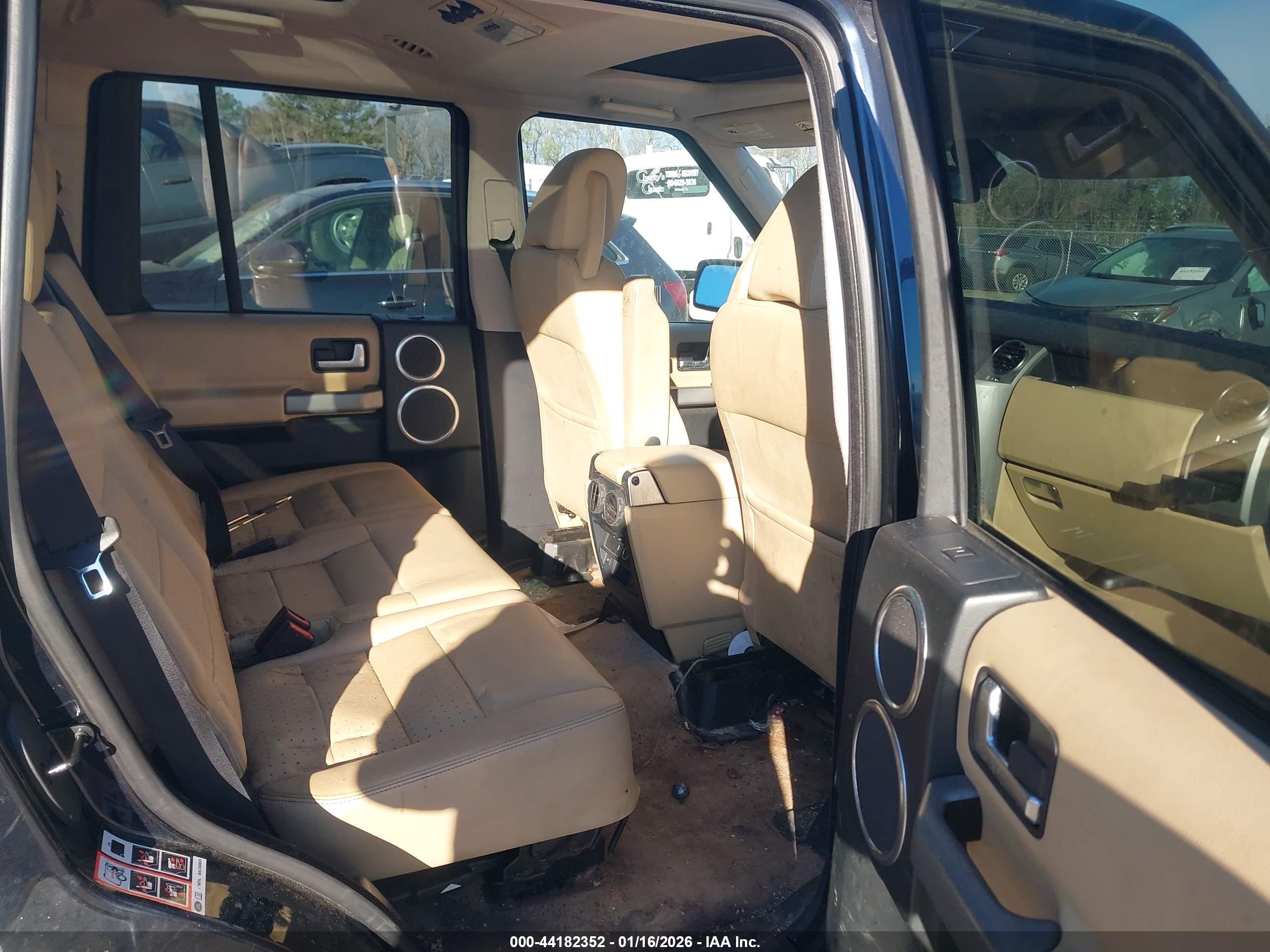 LAND ROVER image 8