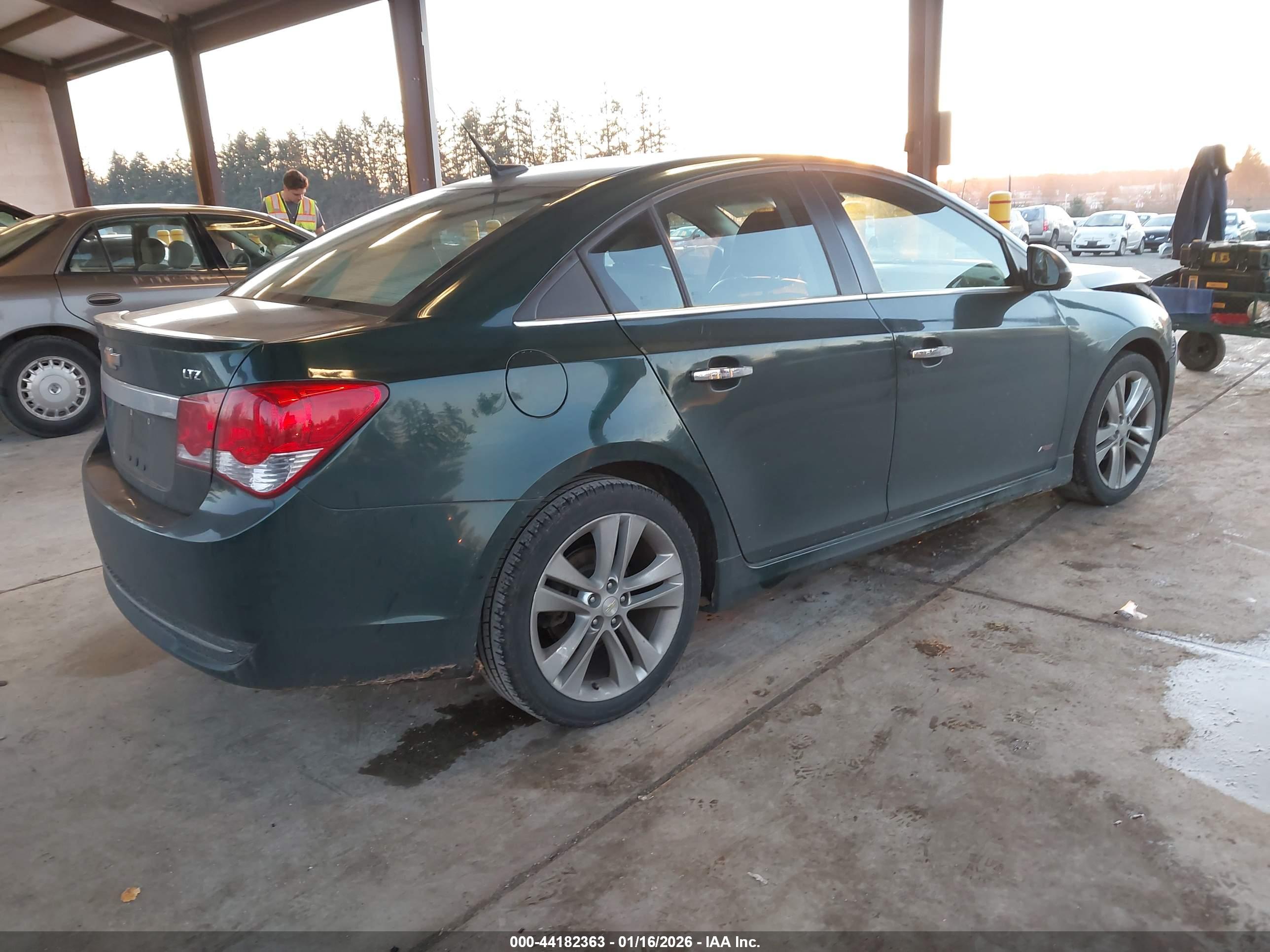 CHEVROLET CRUZE image 4