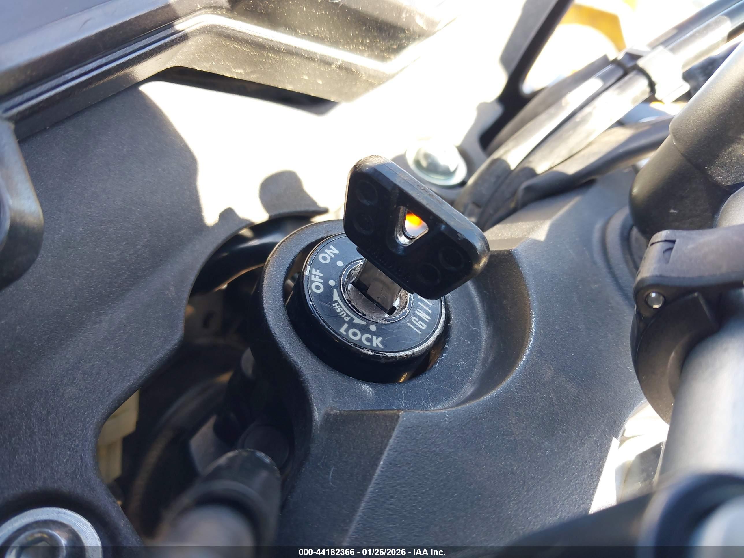 YAMAHA FZ8 image 11
