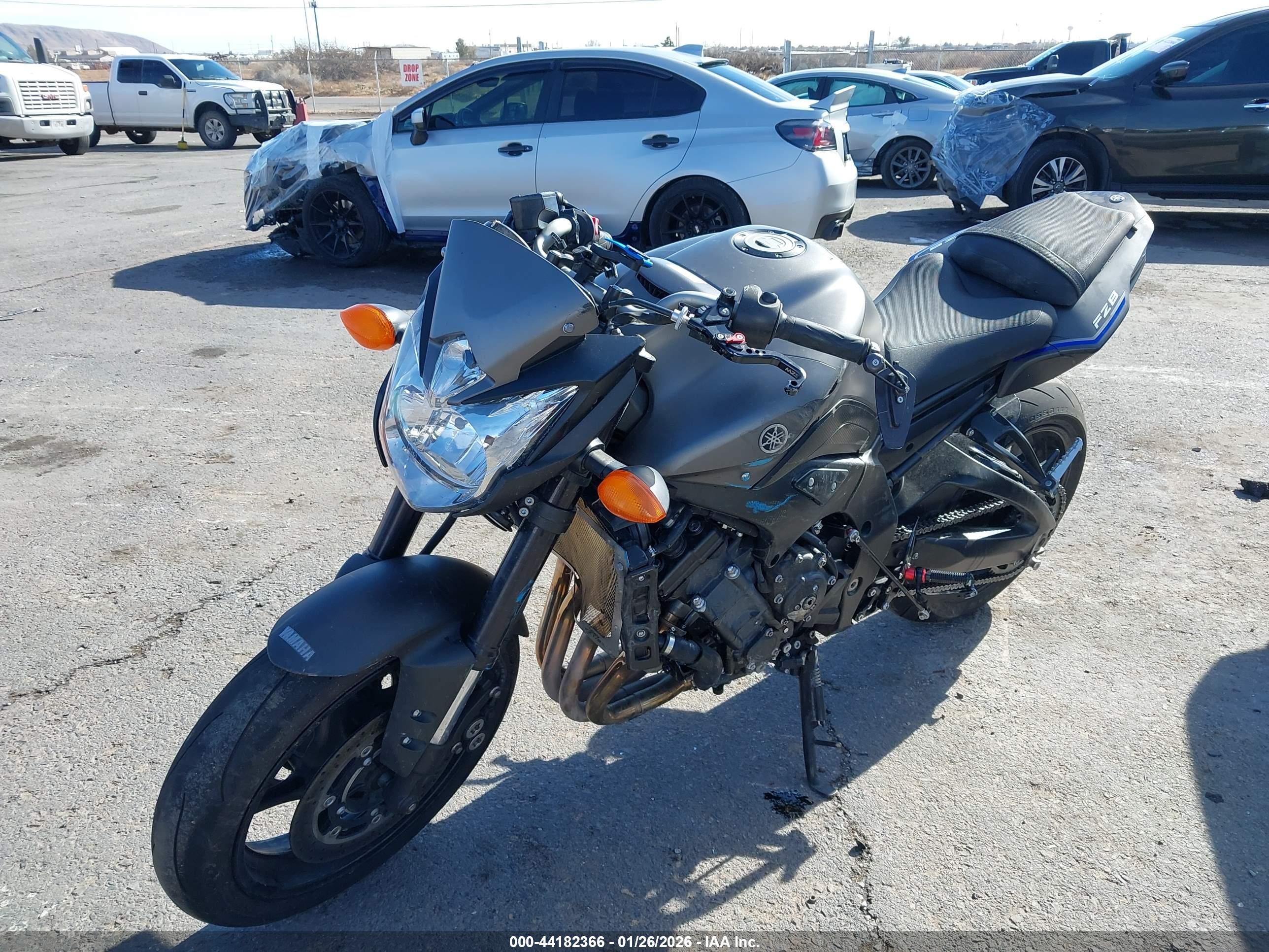 YAMAHA FZ8 image 2