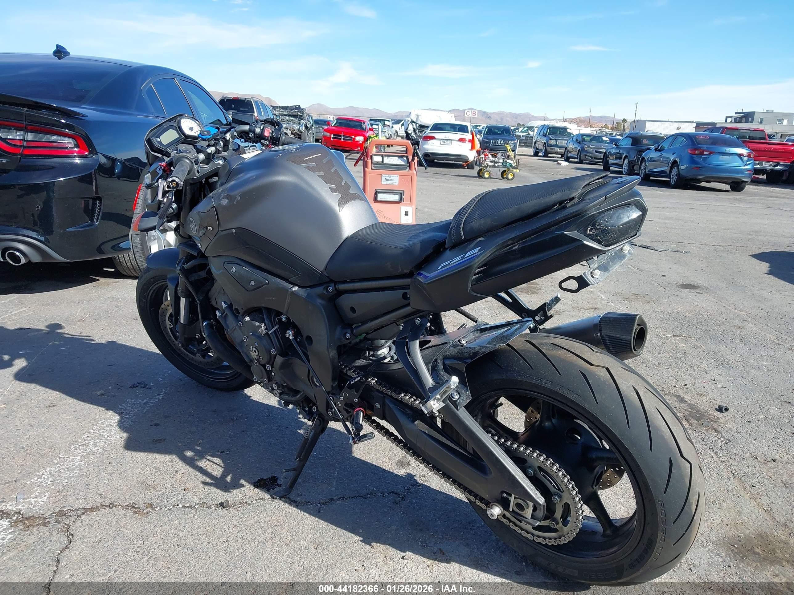 YAMAHA FZ8 image 3