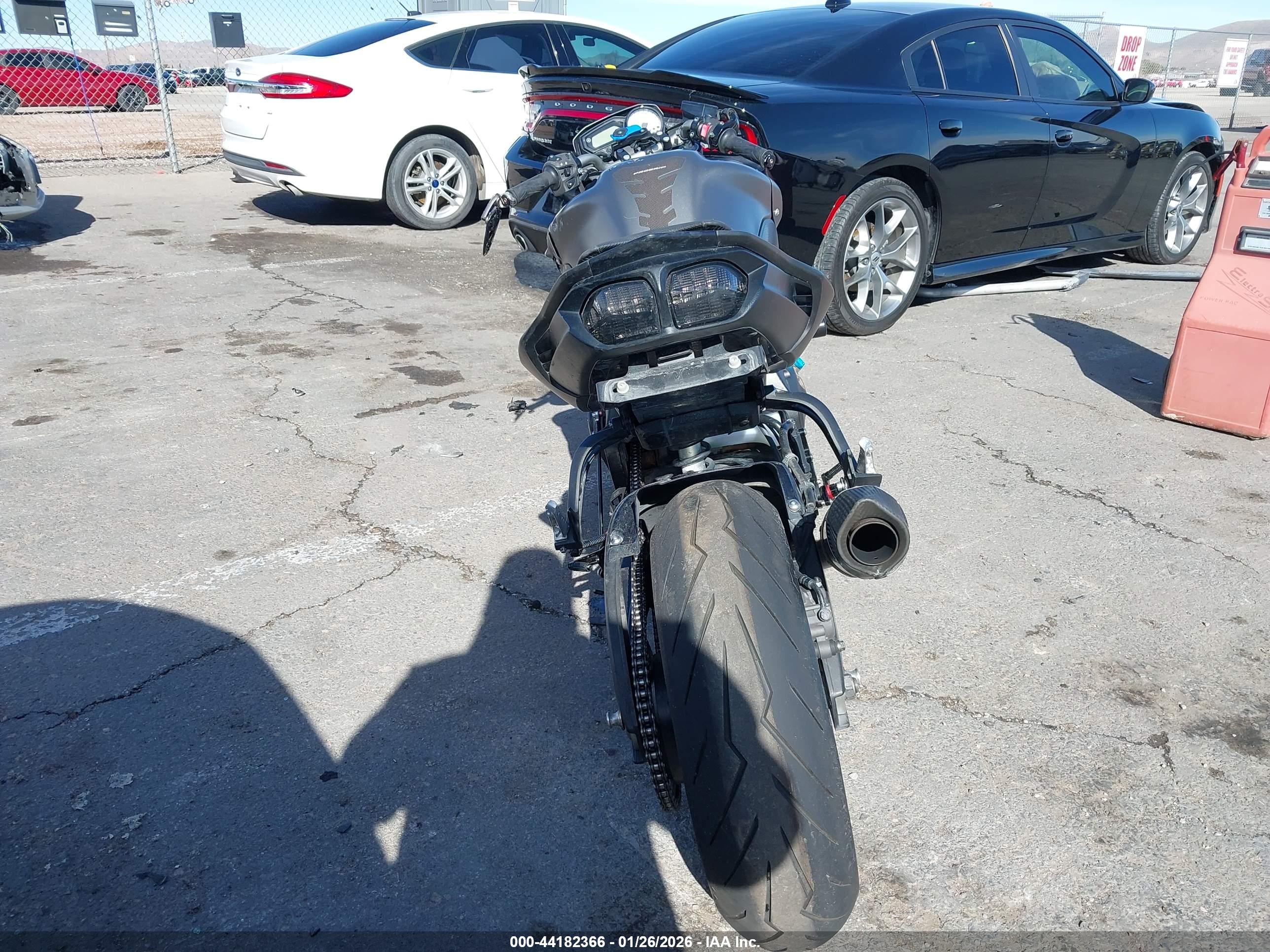 YAMAHA FZ8 image 6