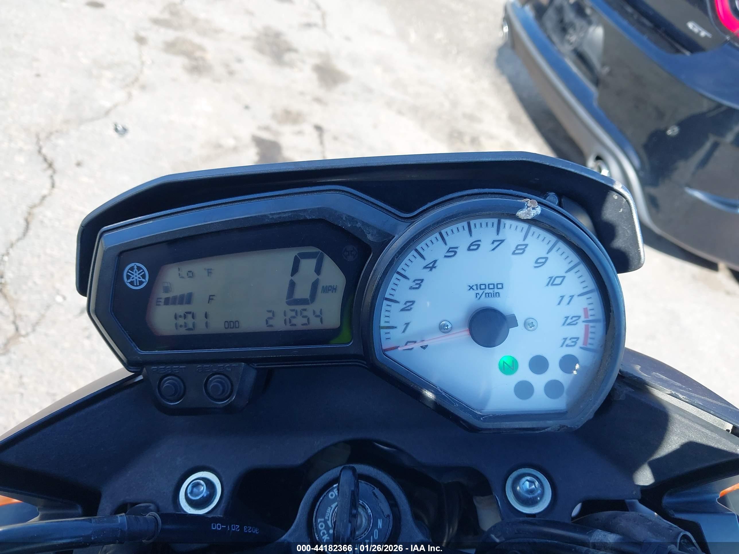 YAMAHA FZ8 image 7