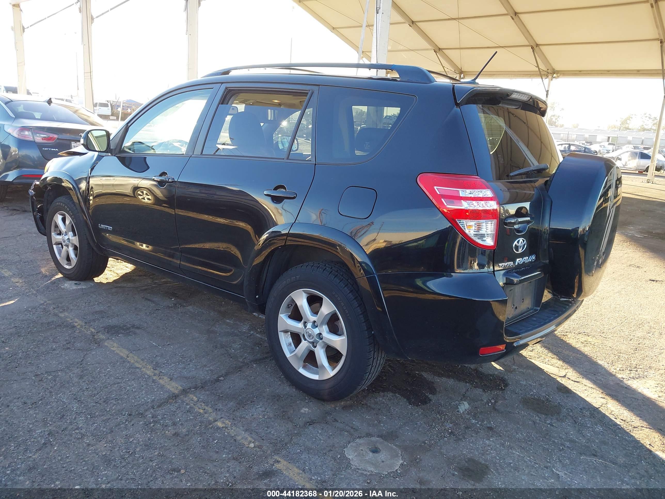 TOYOTA RAV4 image 3