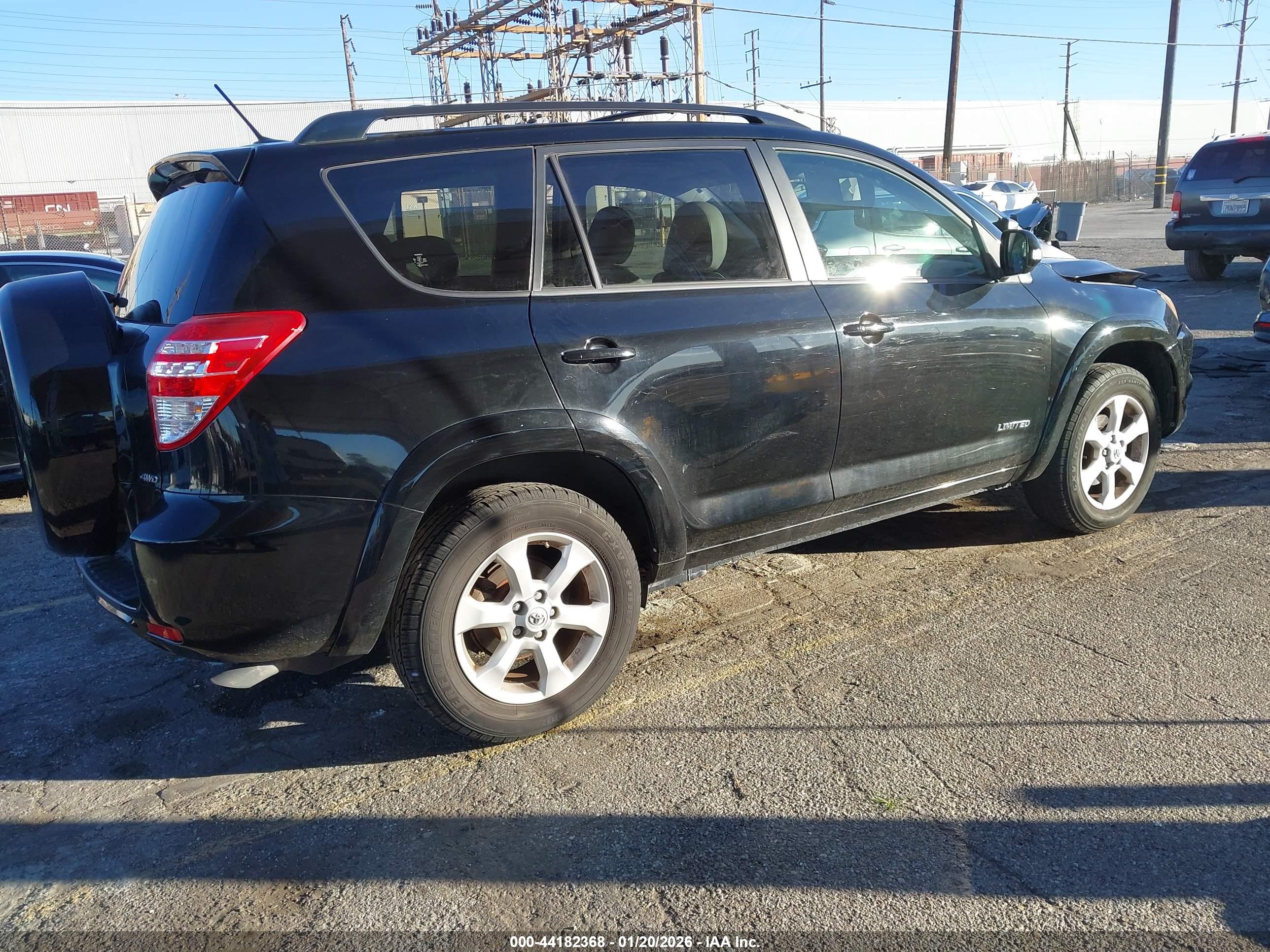 TOYOTA RAV4 image 4