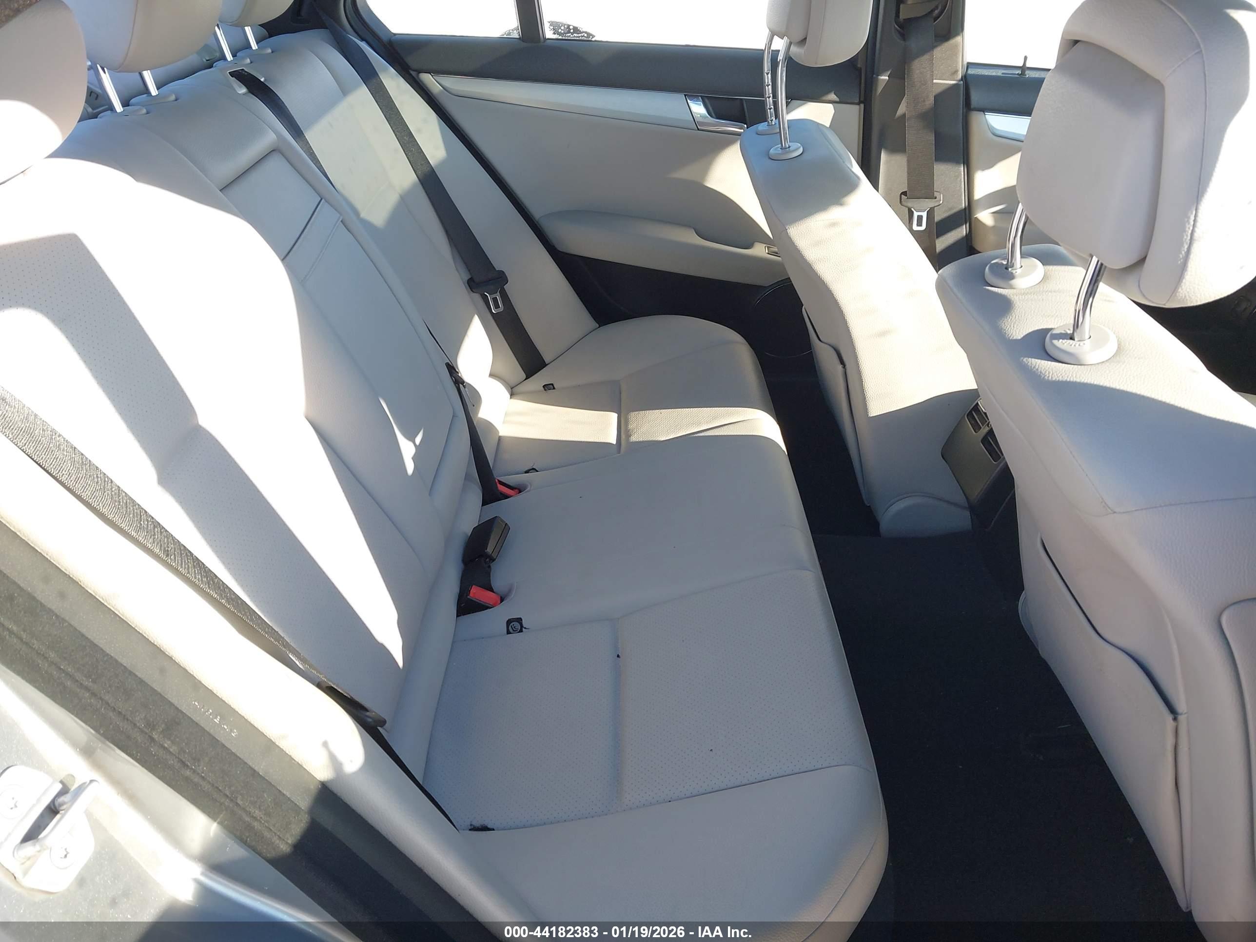 MERCEDES-BENZ C image 8