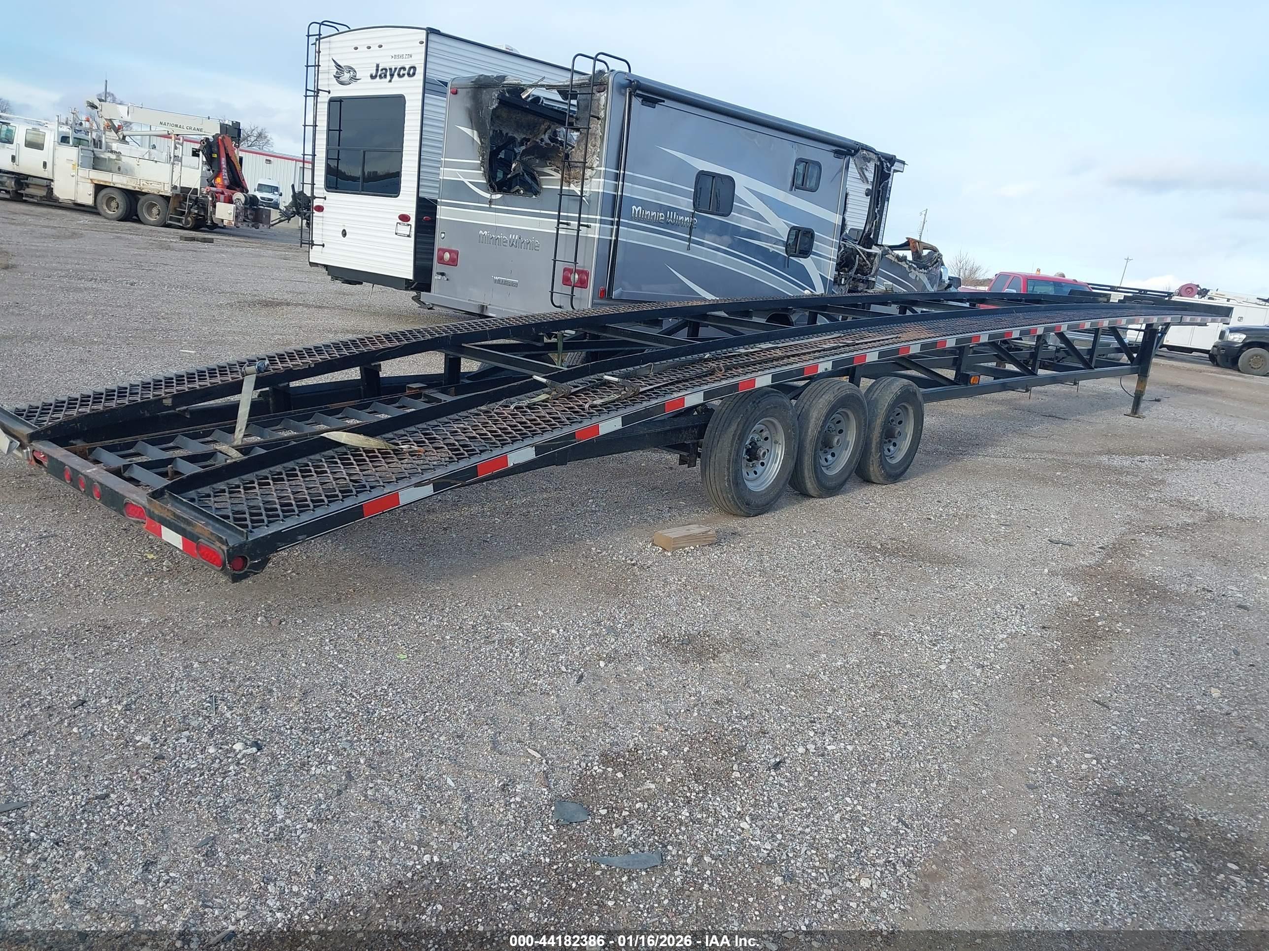 KAUFMAN TRAILERS image 4
