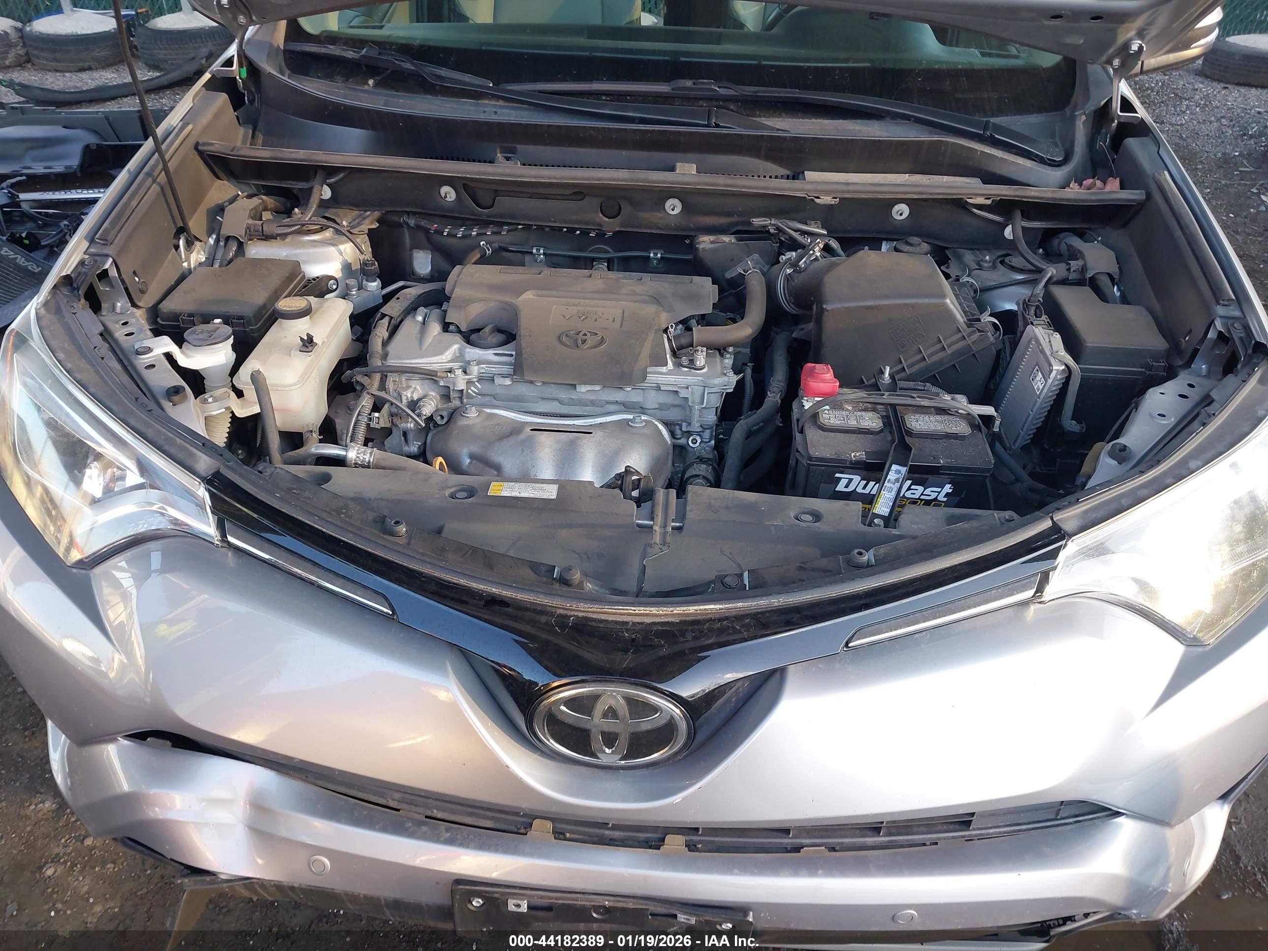 TOYOTA RAV4 image 10