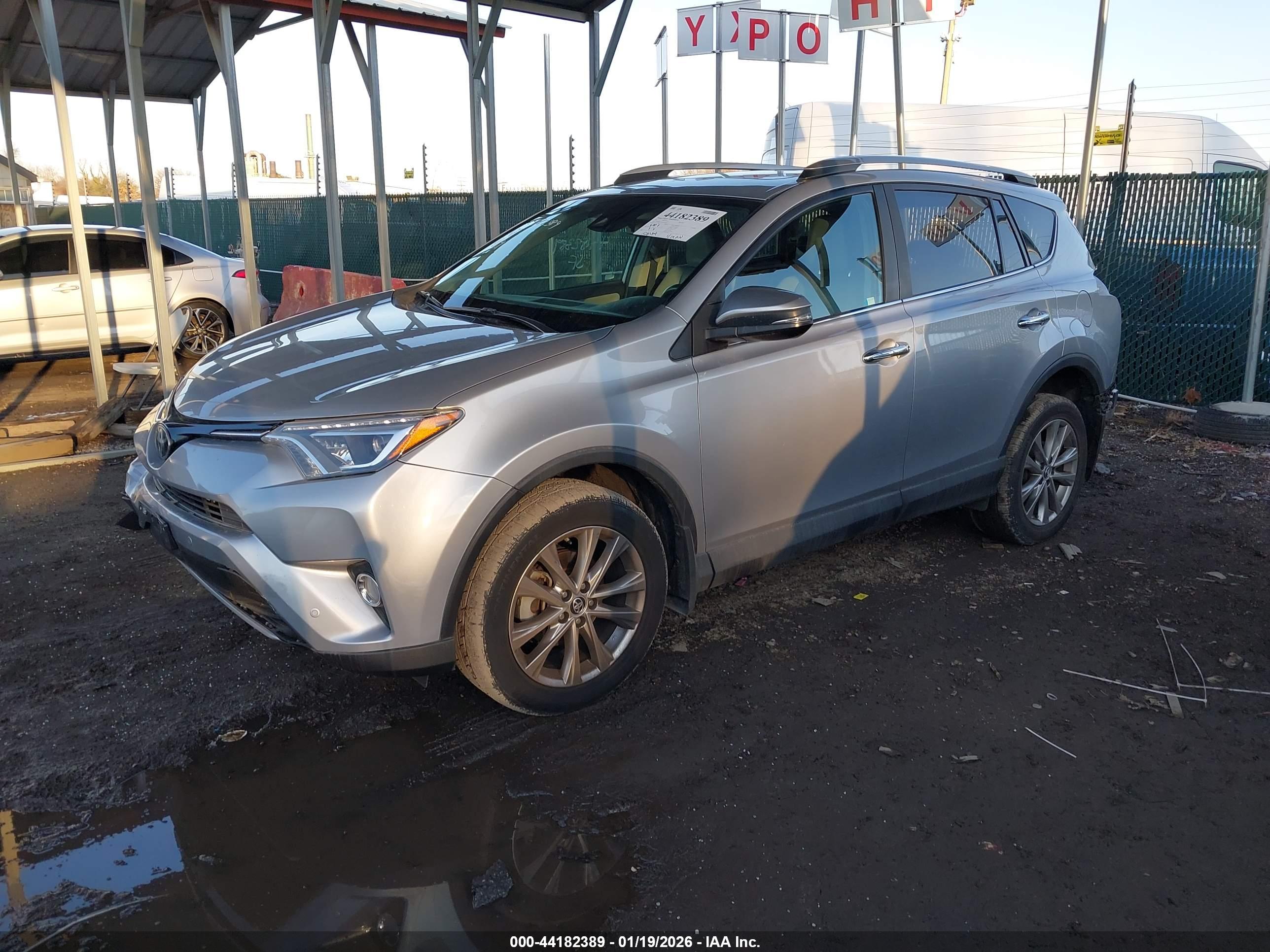 TOYOTA RAV4 image 2