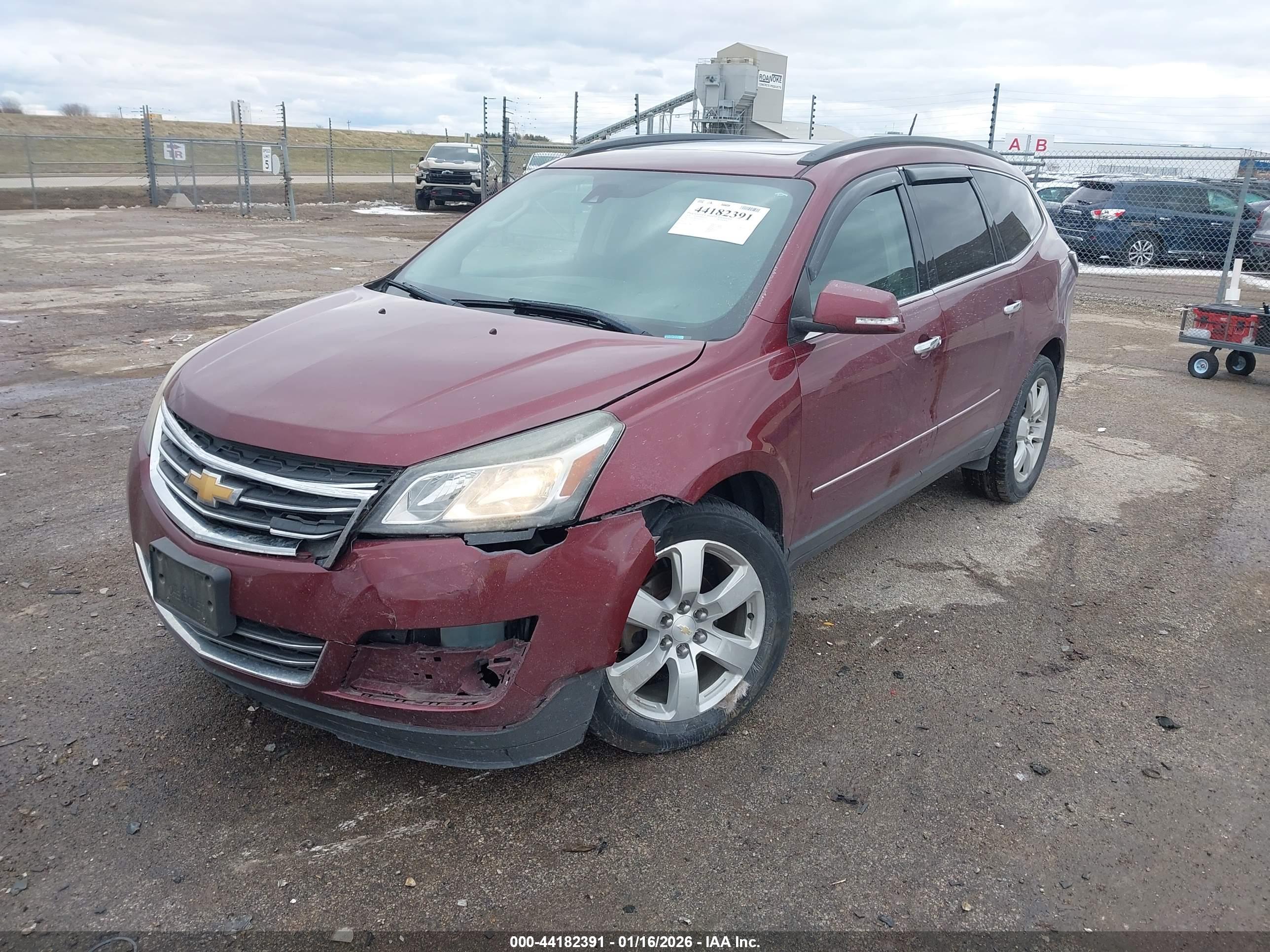 CHEVROLET TRAVERSE image 2