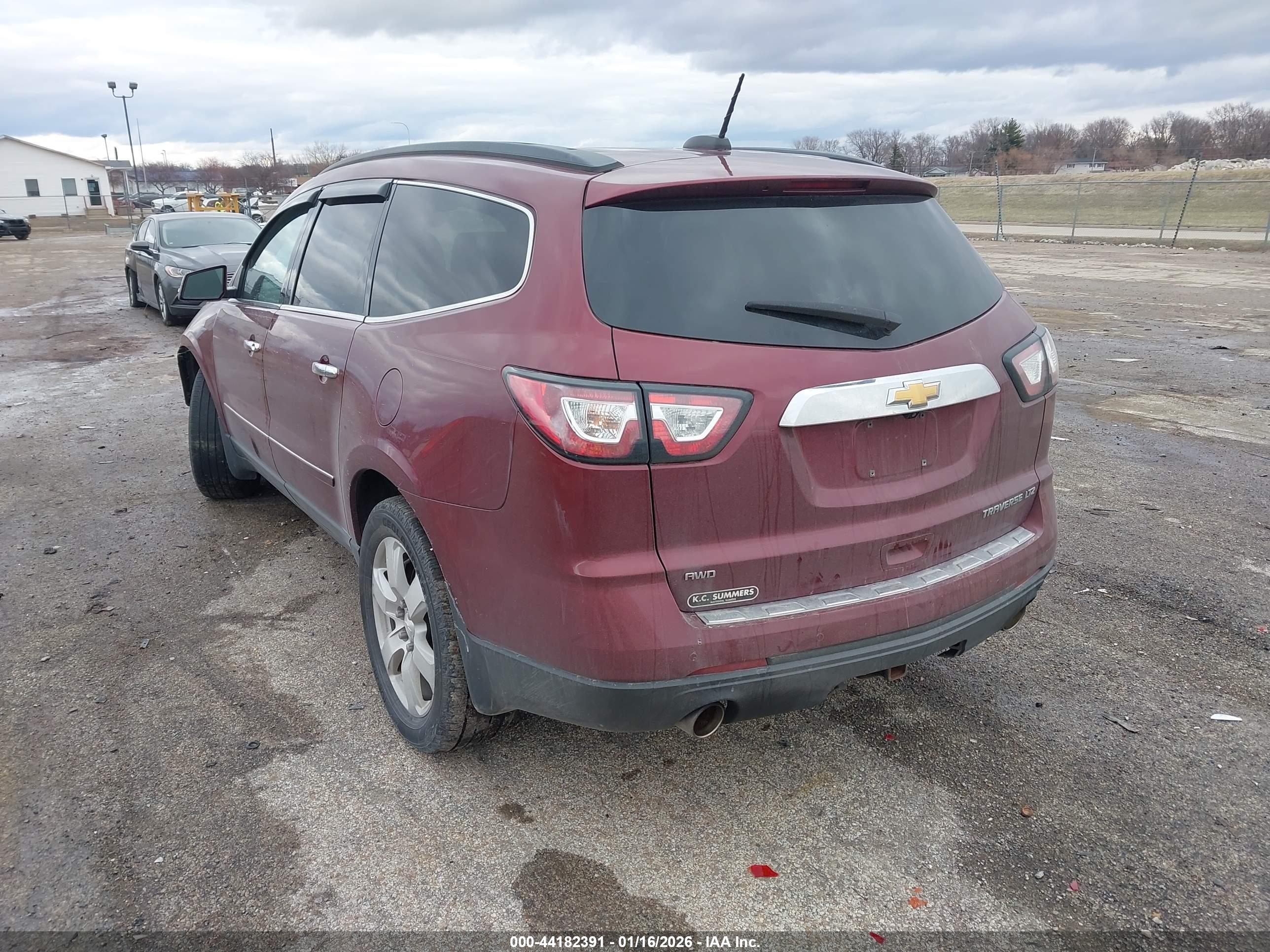CHEVROLET TRAVERSE image 3