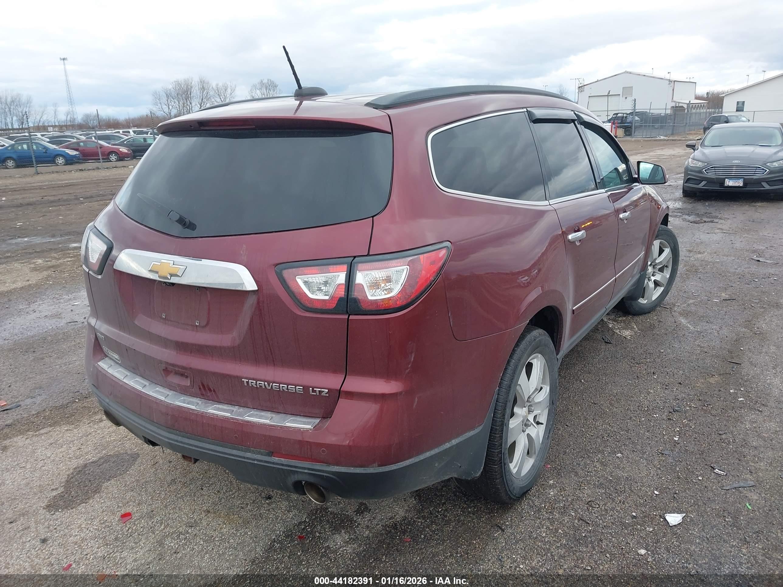 CHEVROLET TRAVERSE image 4