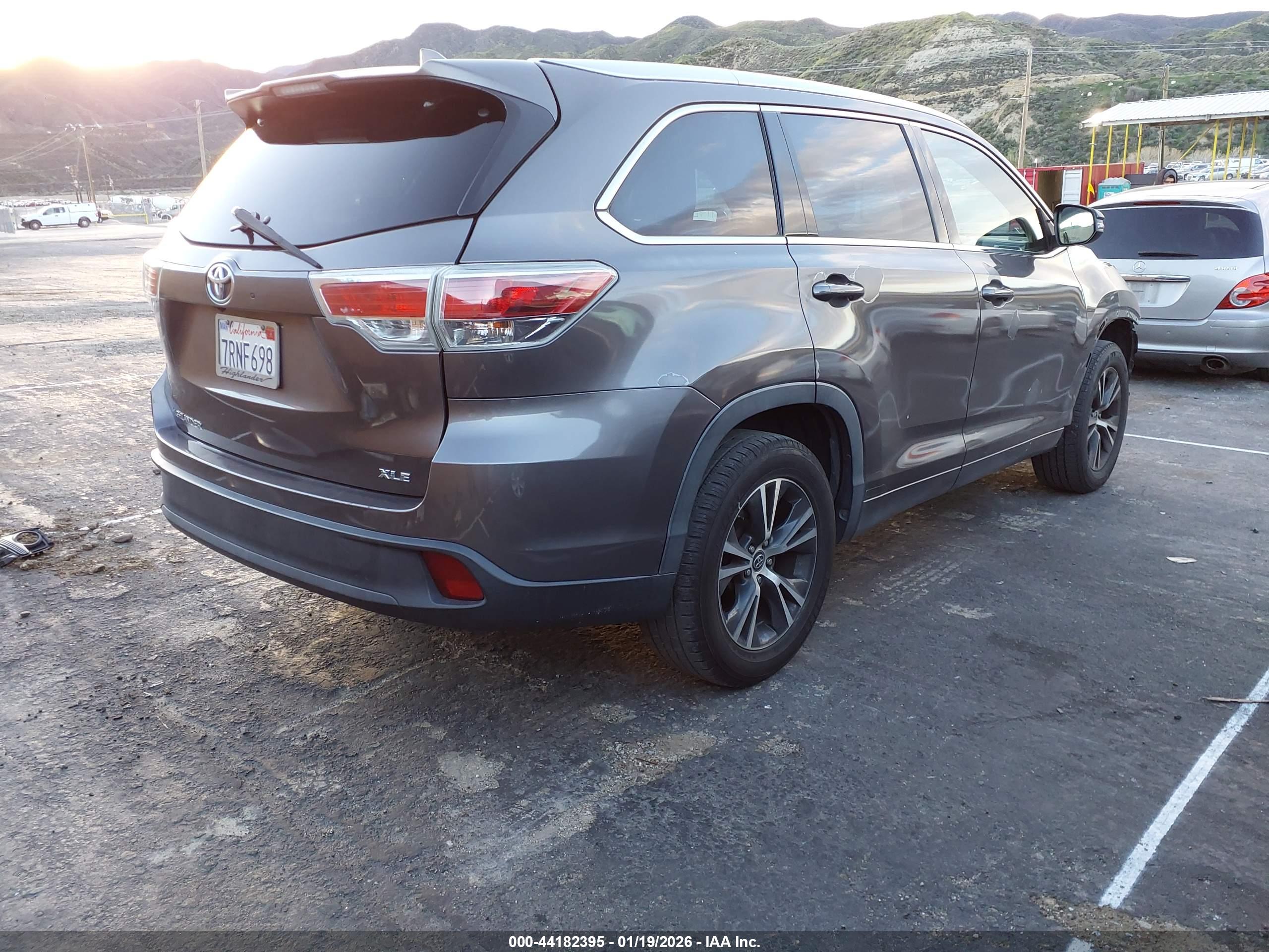 TOYOTA HIGHLANDER image 4