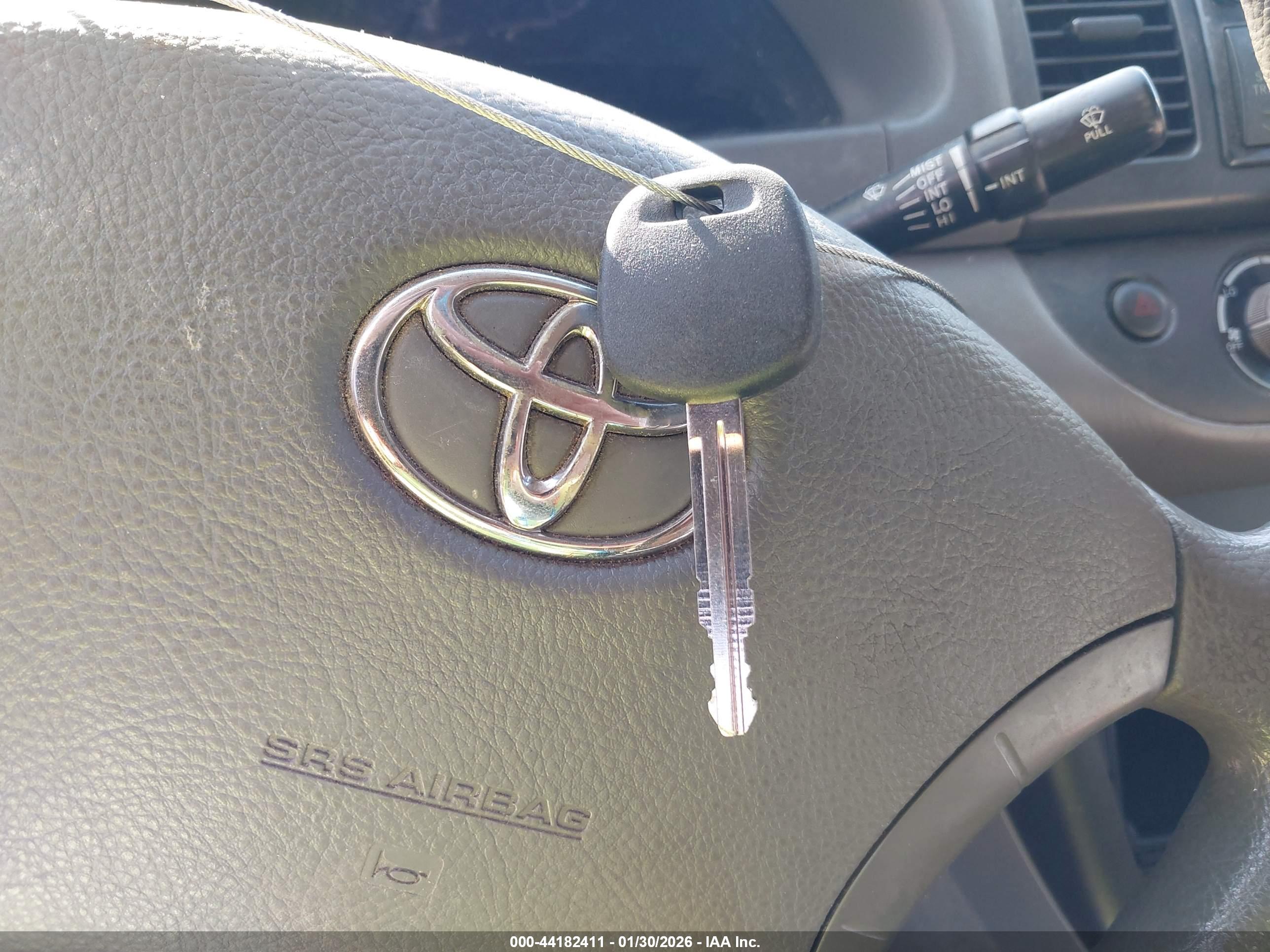 TOYOTA CAMRY image 11