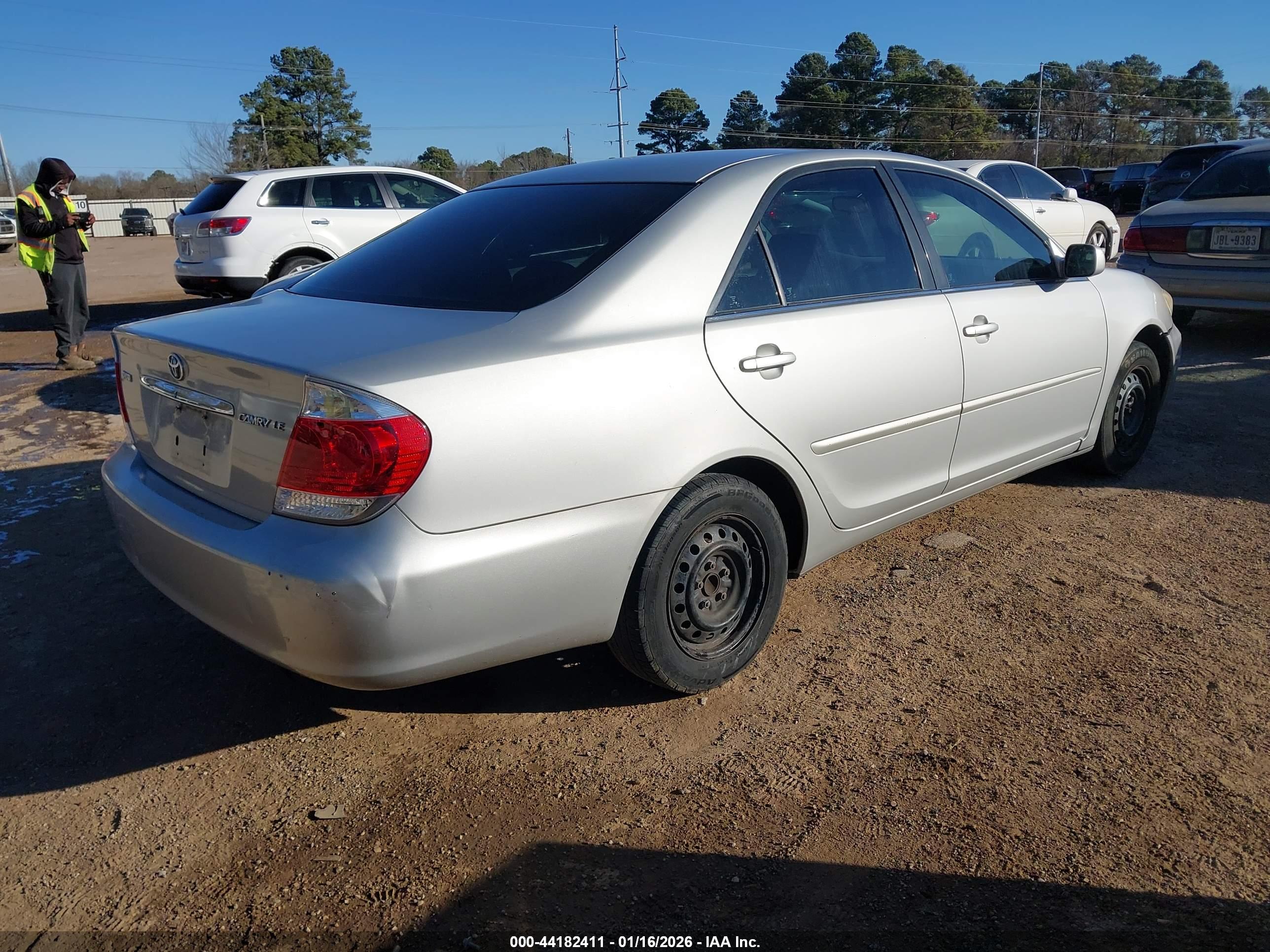 TOYOTA CAMRY image 4