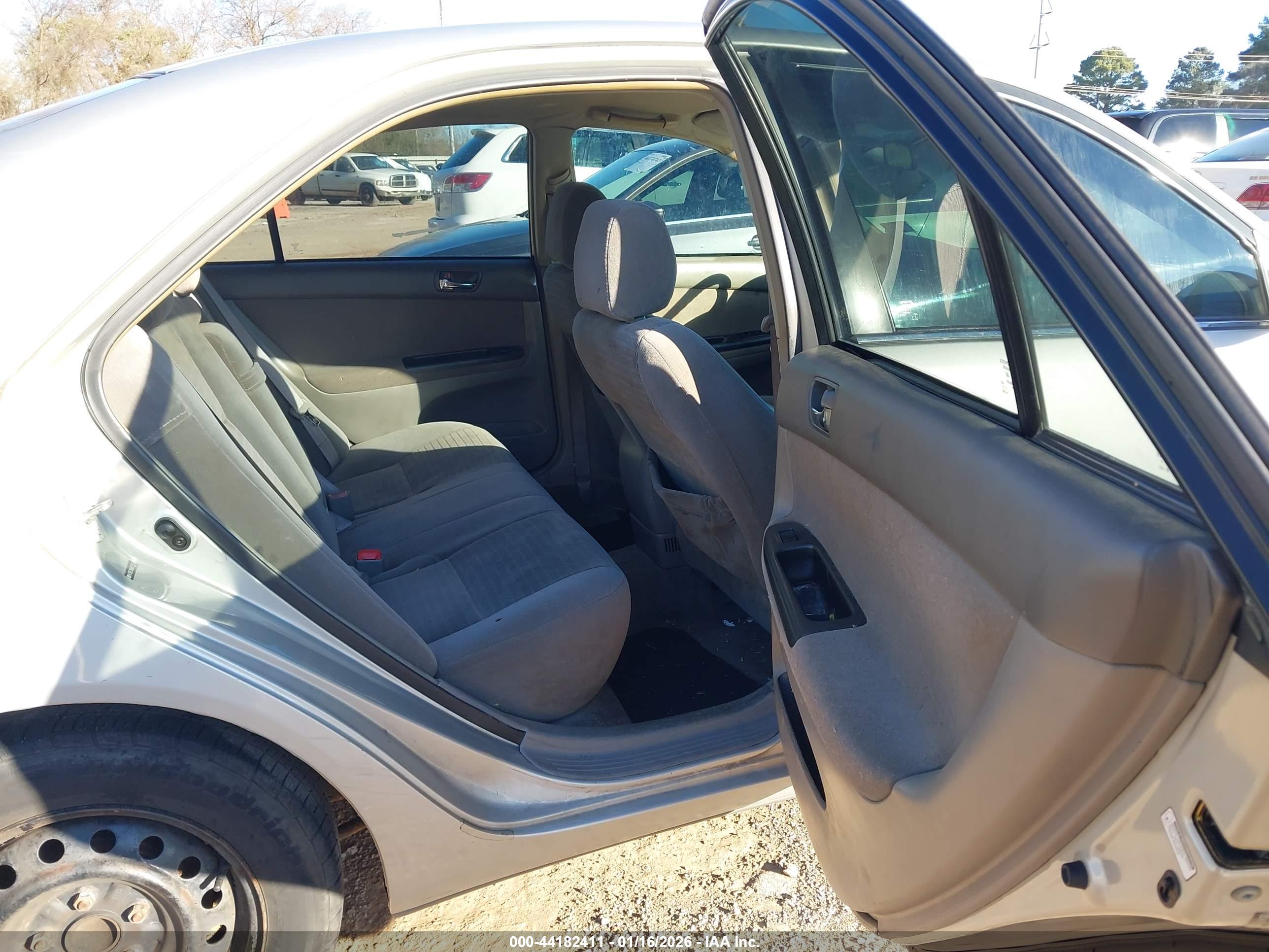 TOYOTA CAMRY image 8