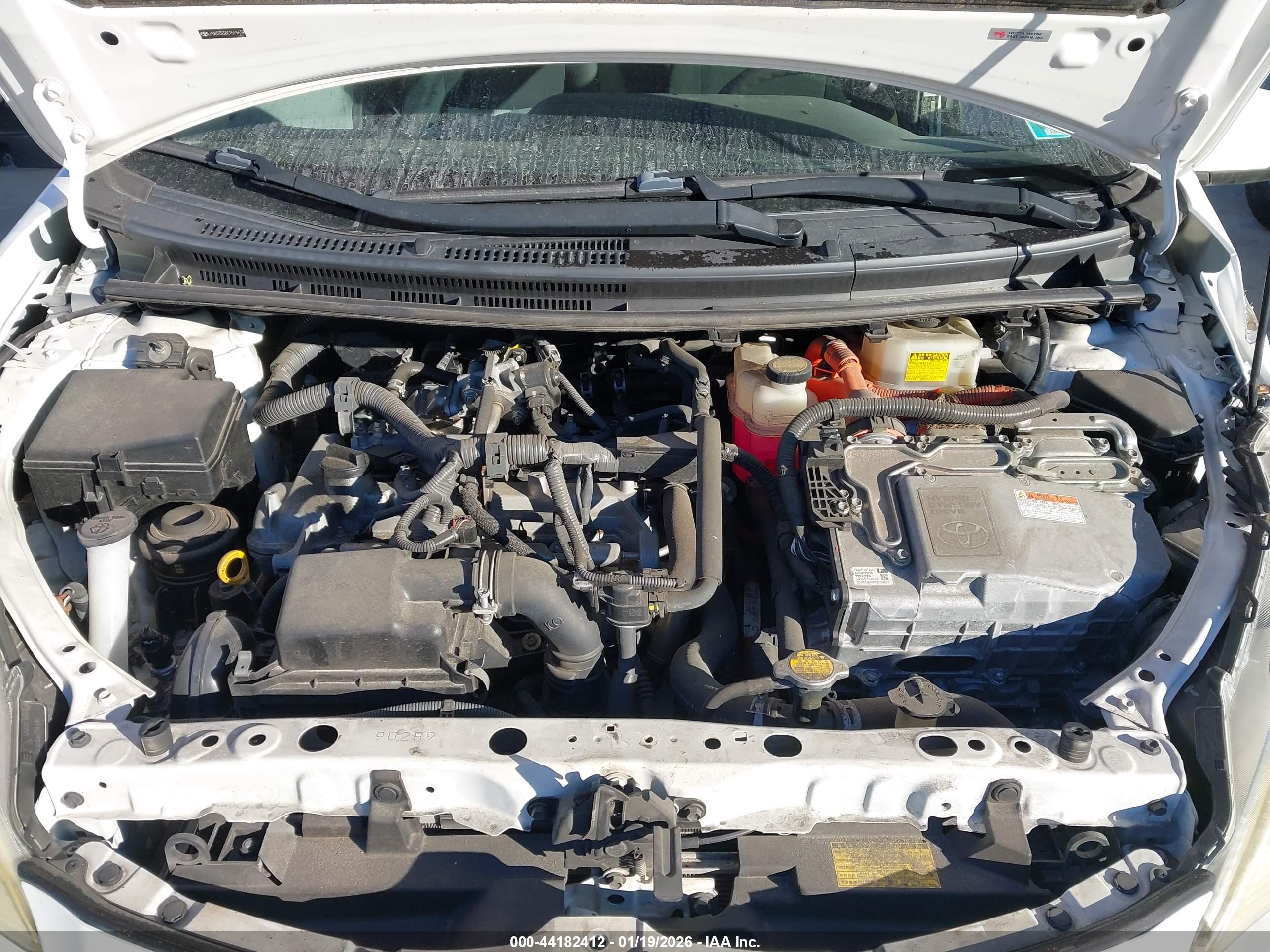 TOYOTA PRIUS image 10