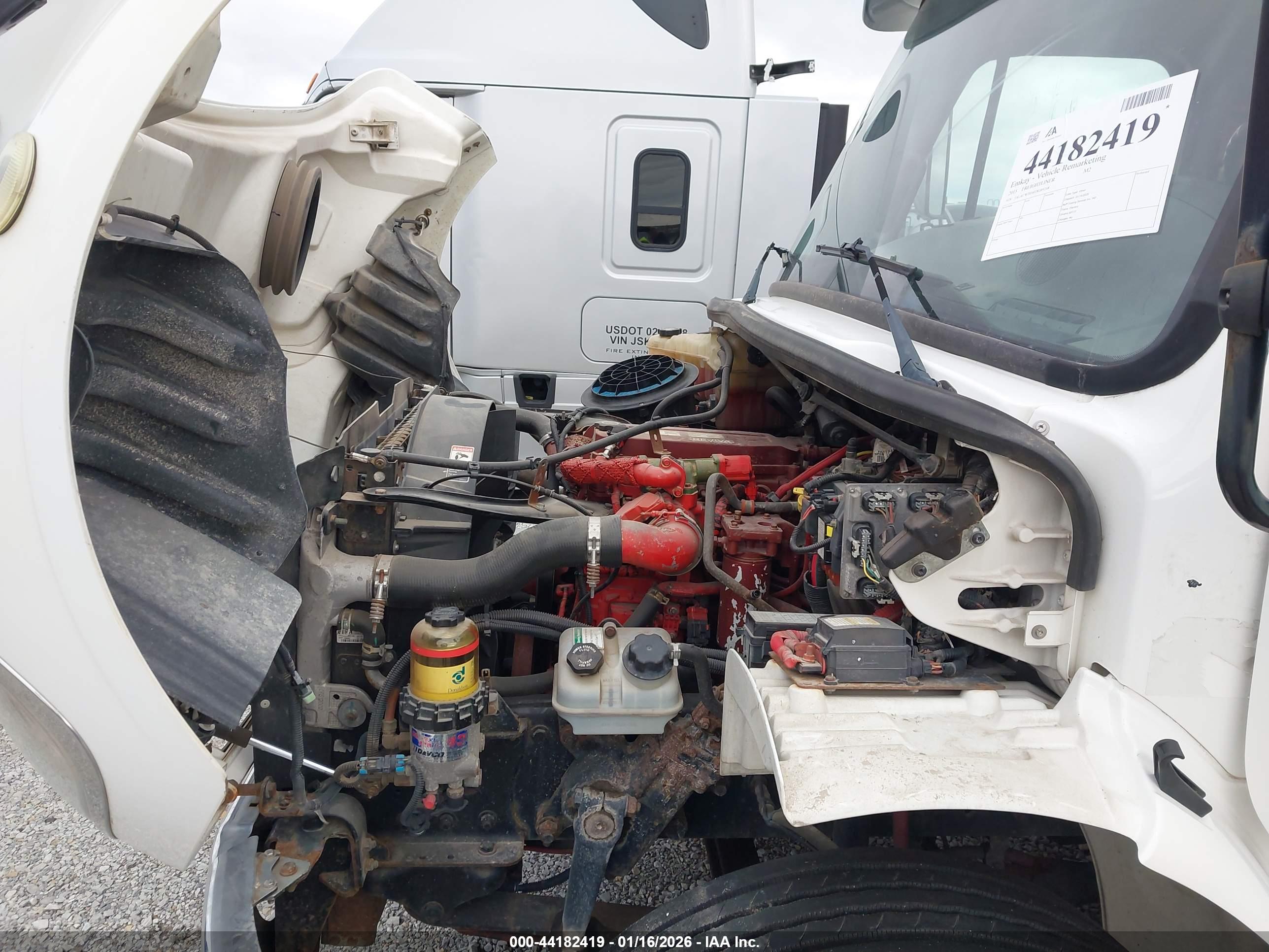FREIGHTLINER M2 image 10