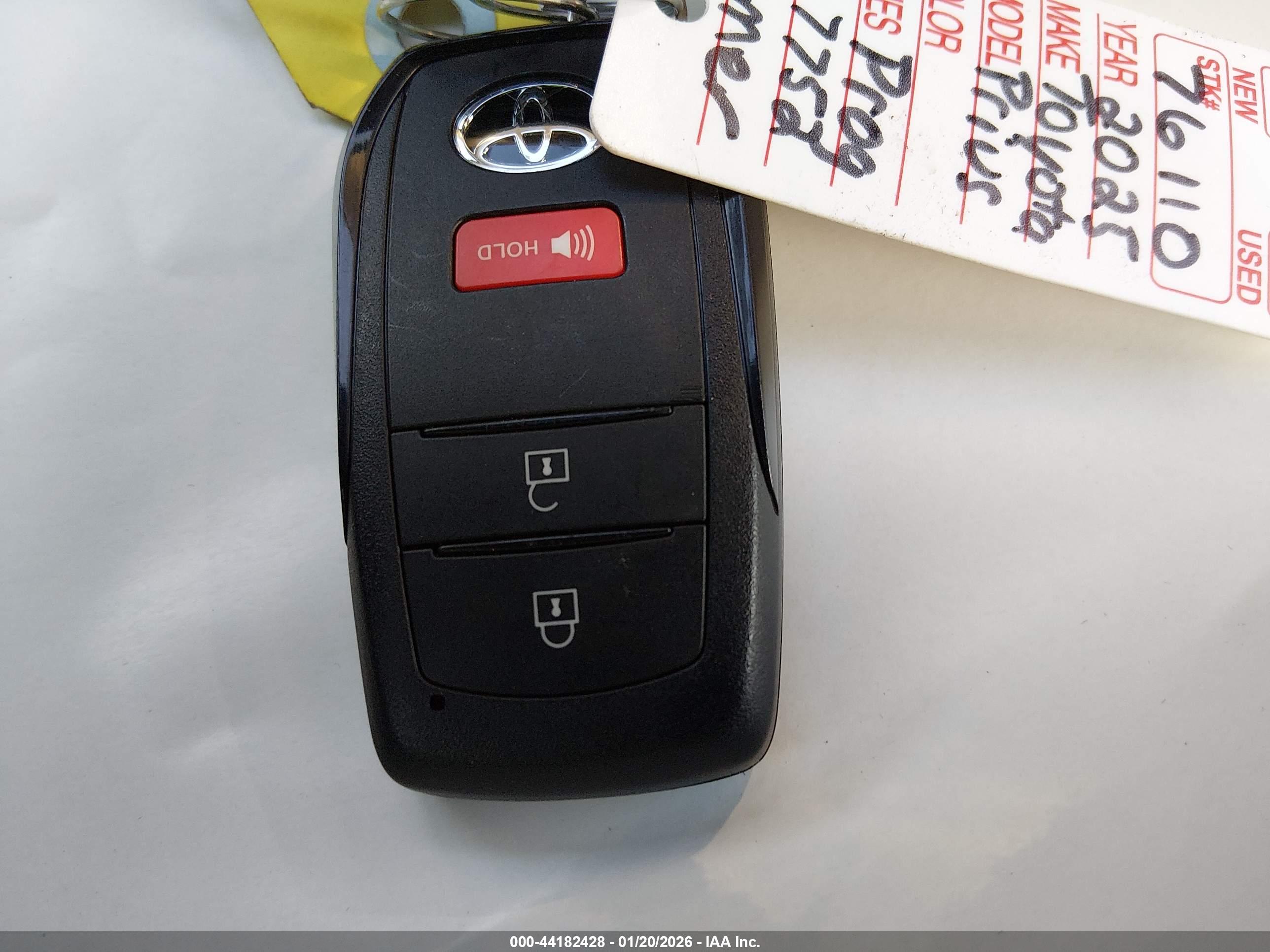 TOYOTA PRIUS image 11