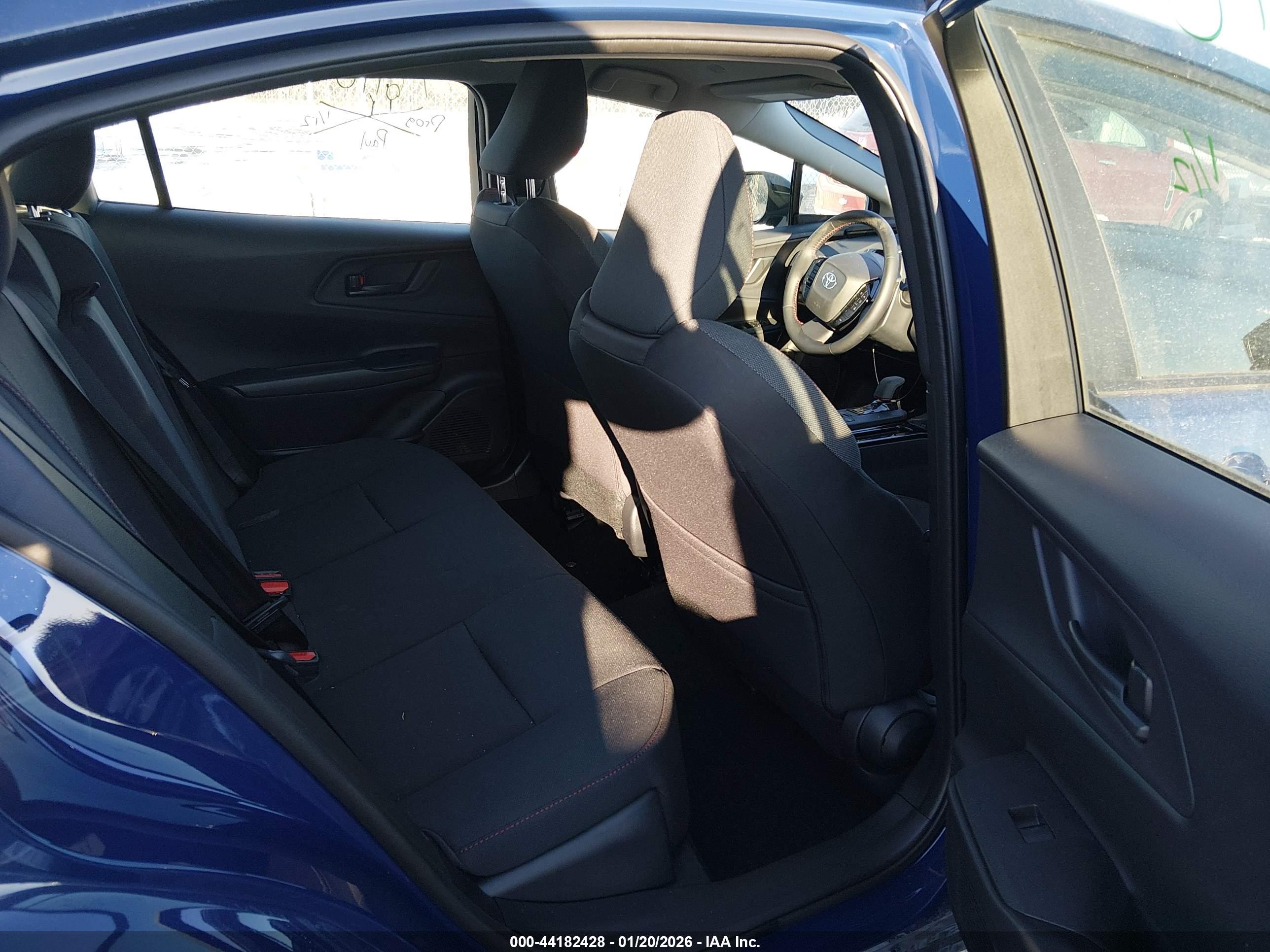 TOYOTA PRIUS image 8