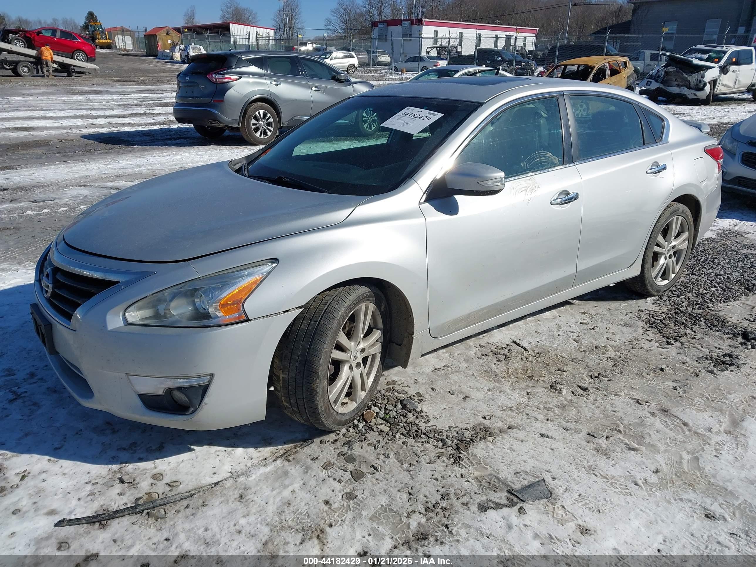 NISSAN ALTIMA image 2