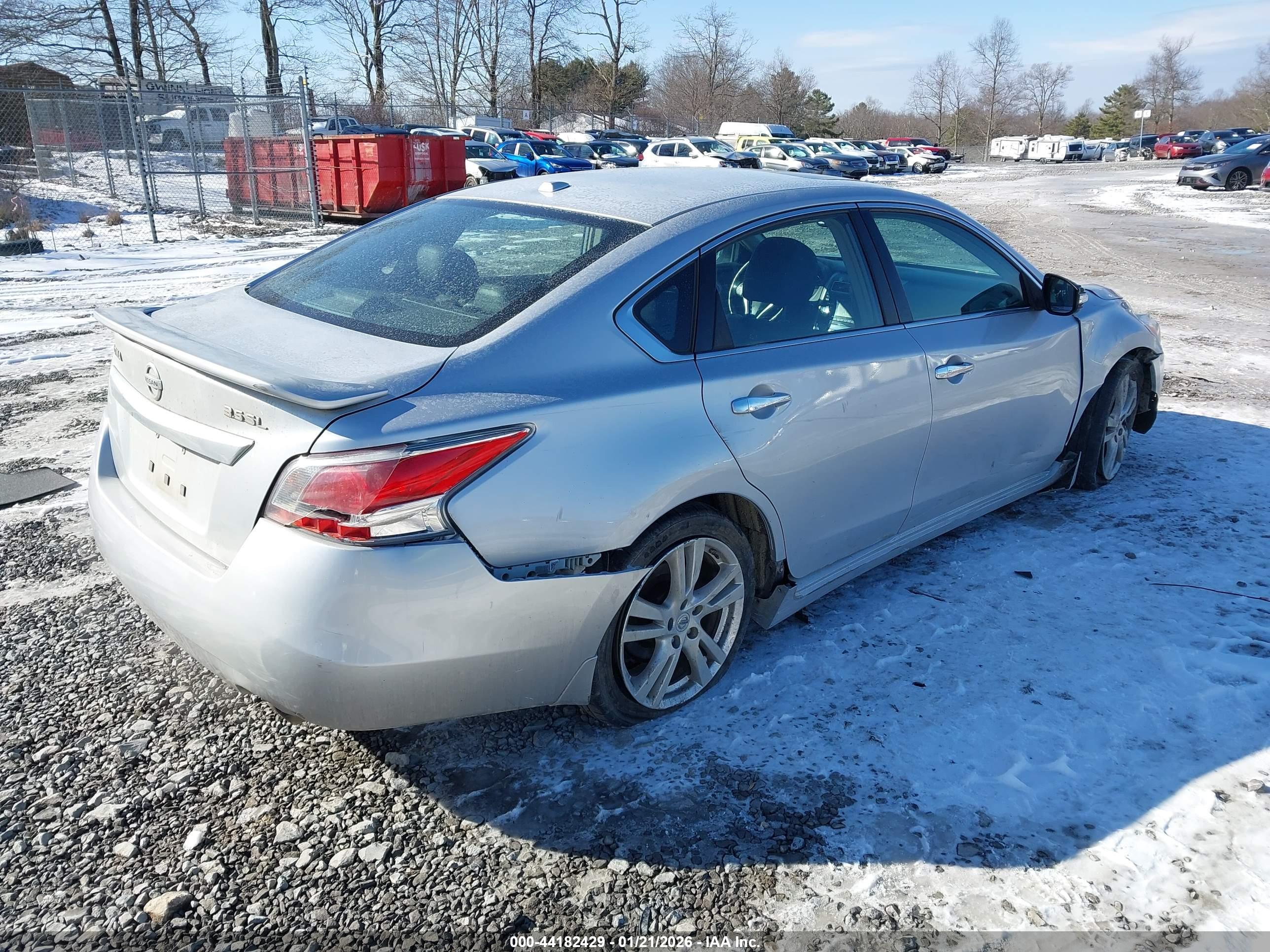 NISSAN ALTIMA image 4