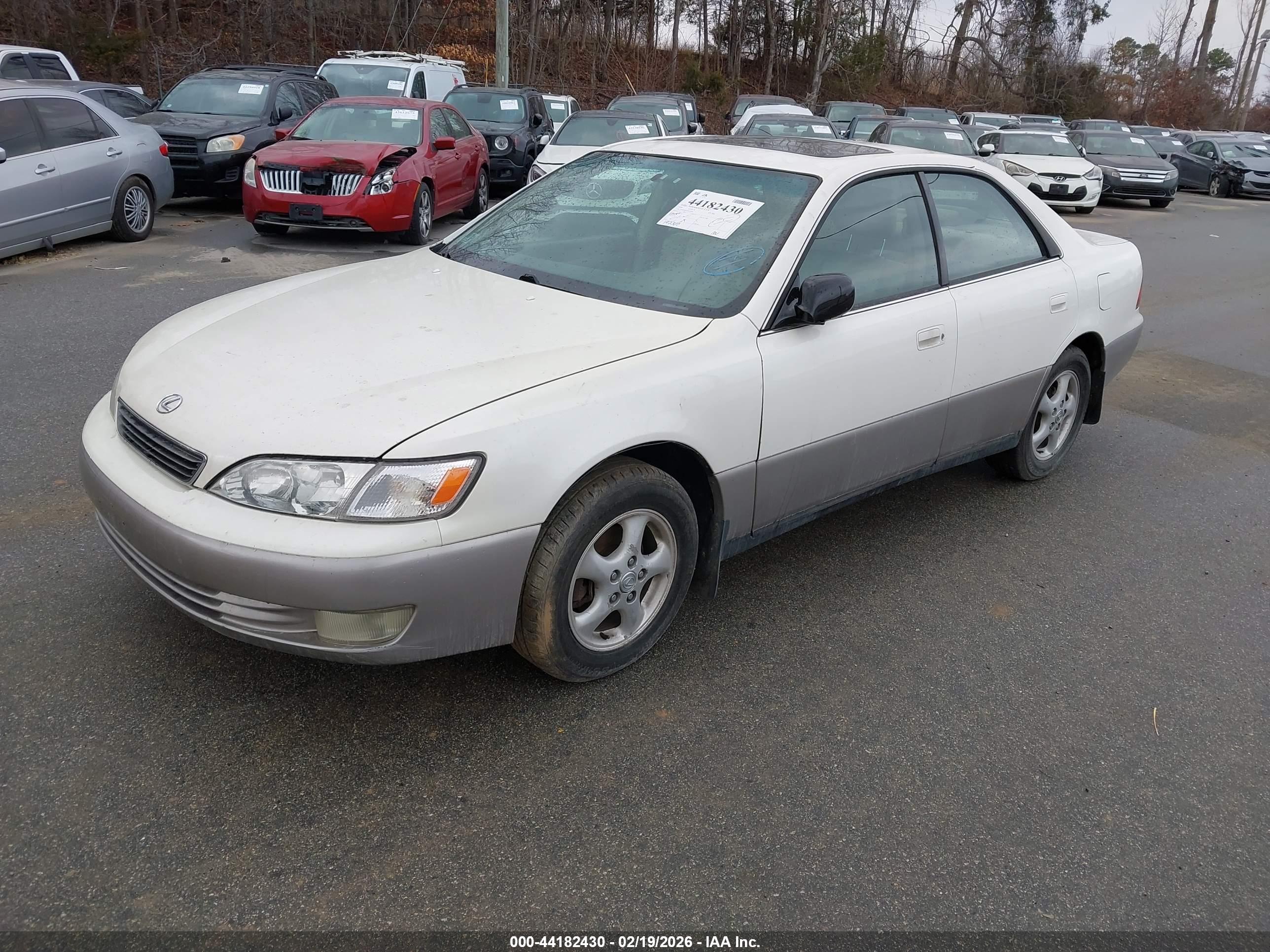 LEXUS ES image 2