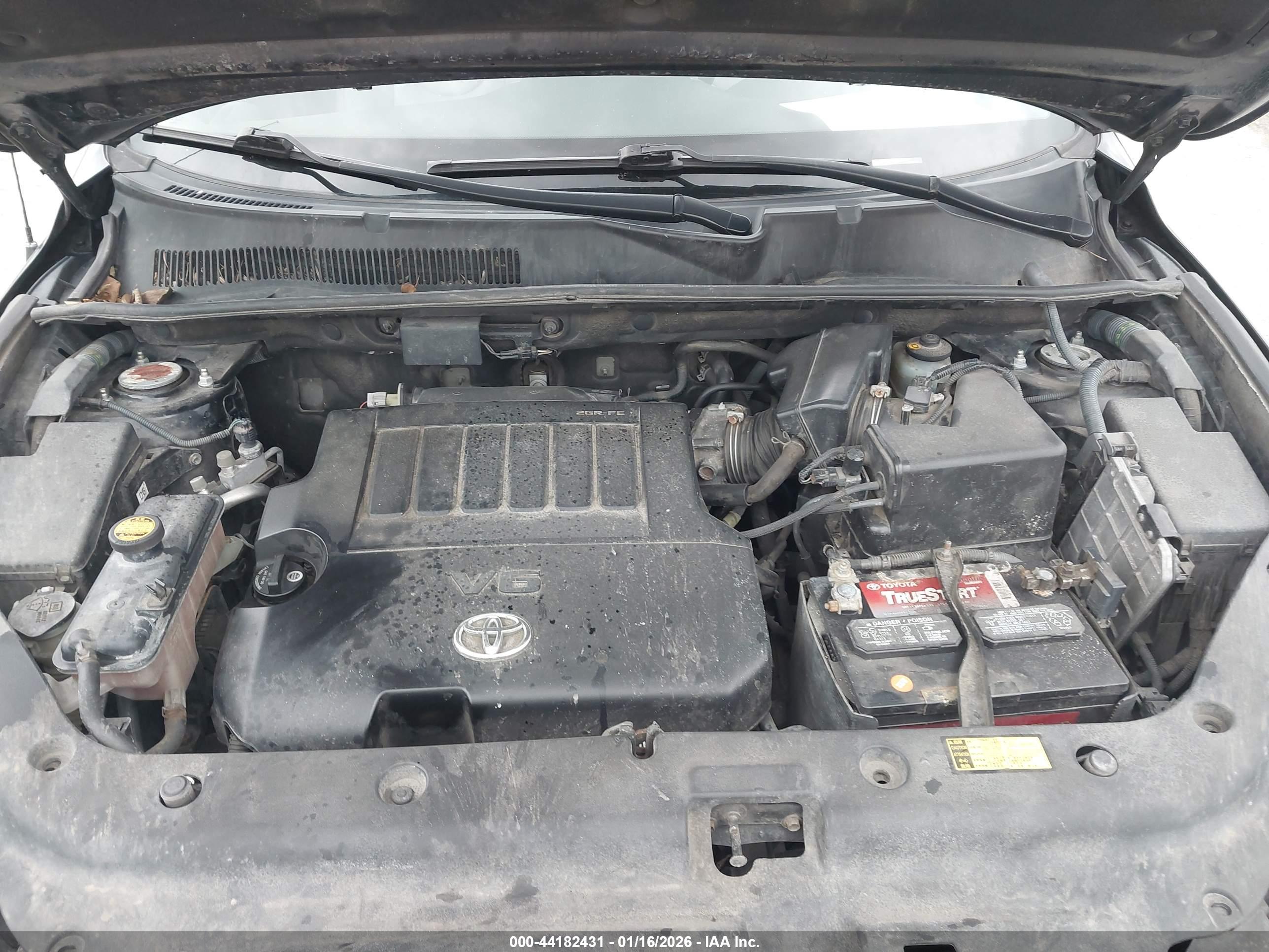 TOYOTA RAV4 image 10