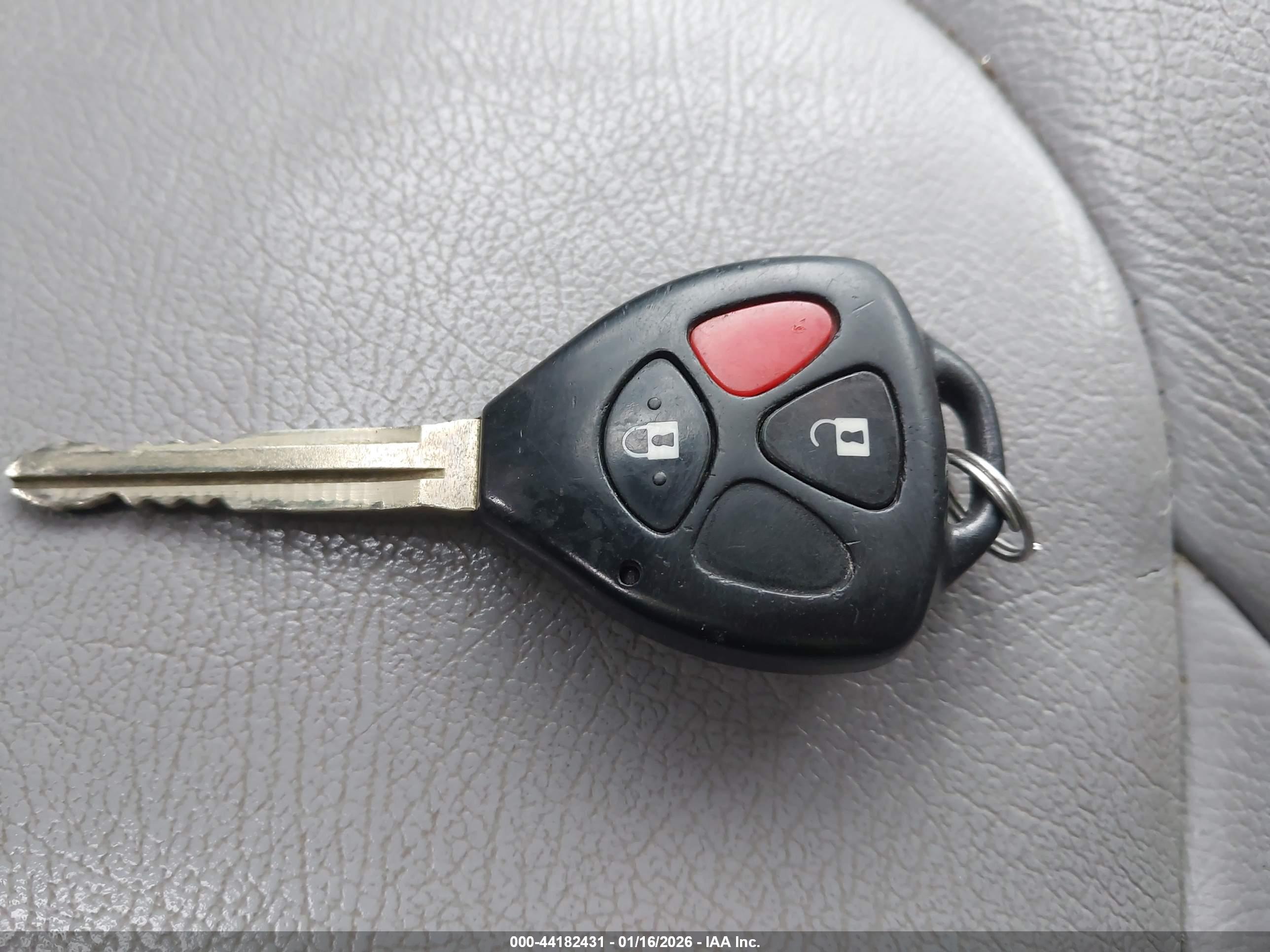 TOYOTA RAV4 image 11