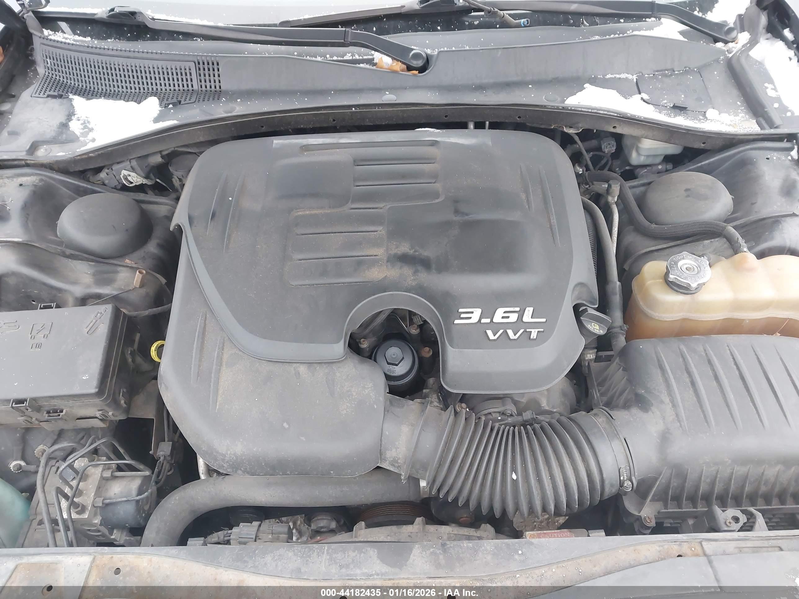 CHRYSLER 300 image 10