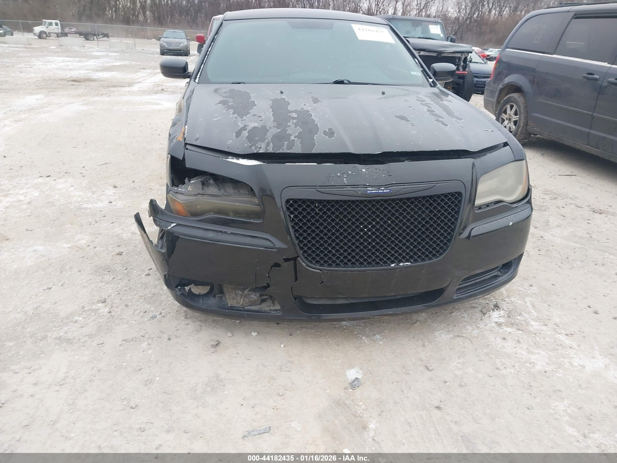 CHRYSLER 300 image 6