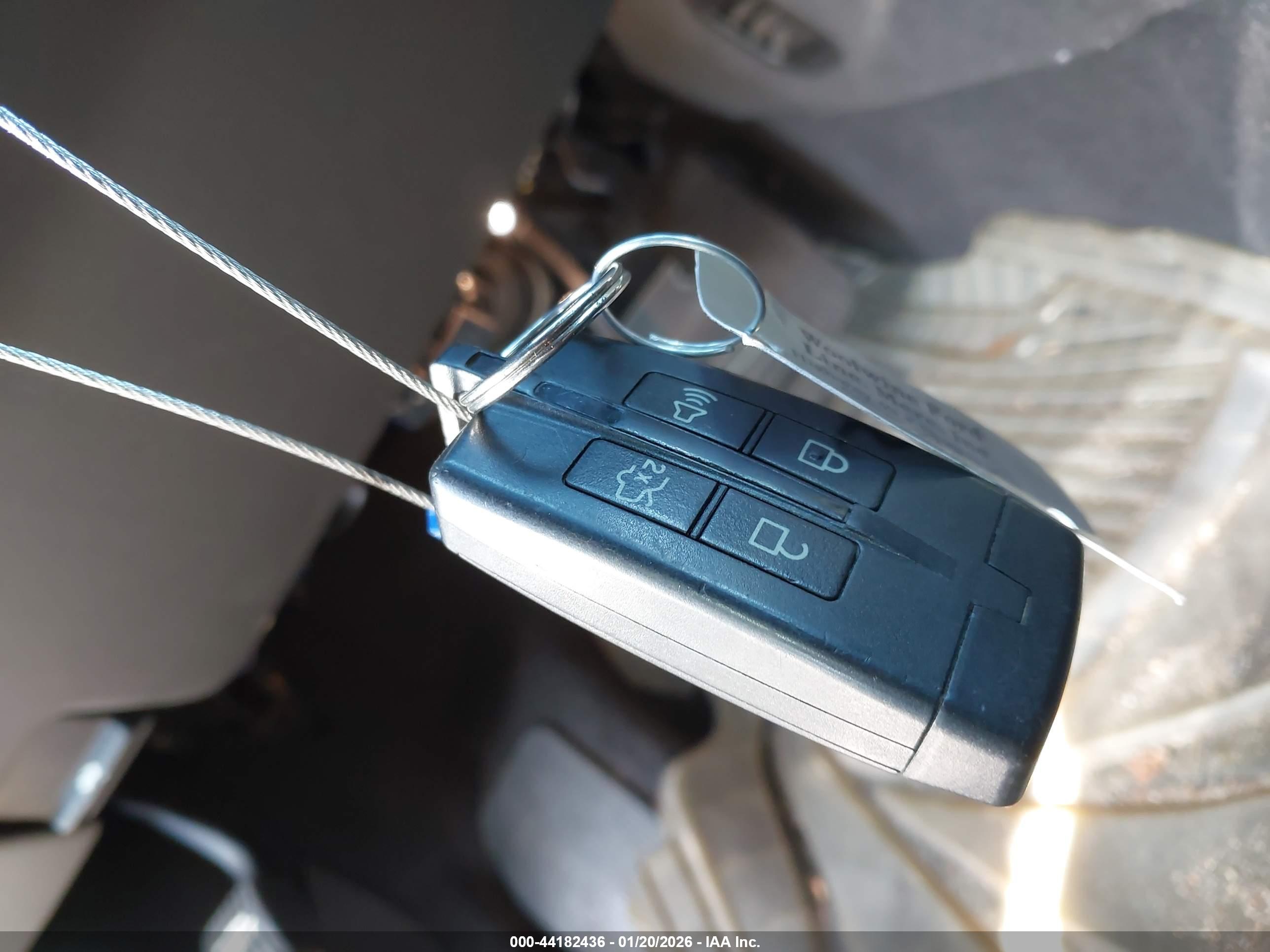 LINCOLN MKS image 11