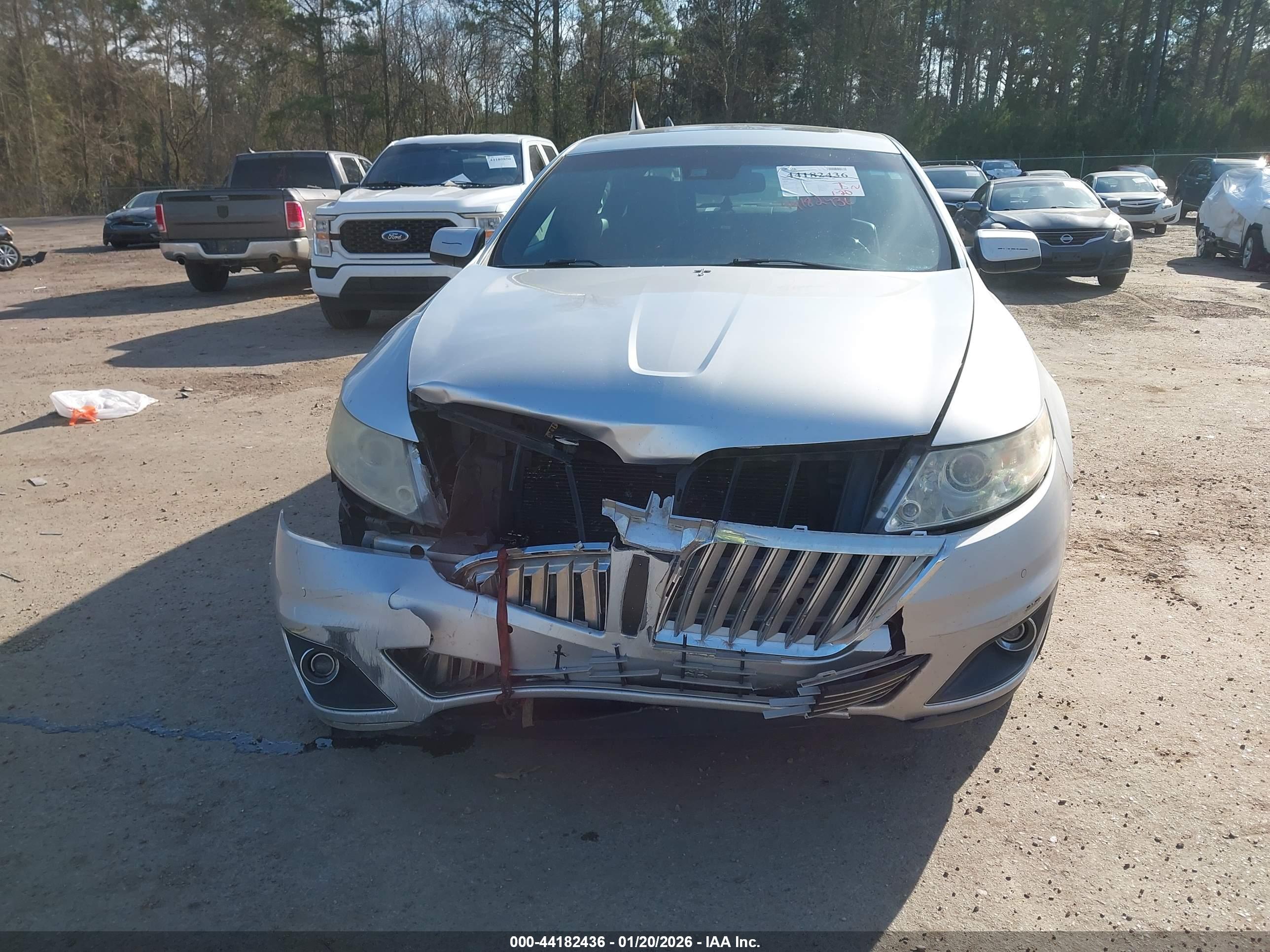 LINCOLN MKS image 6