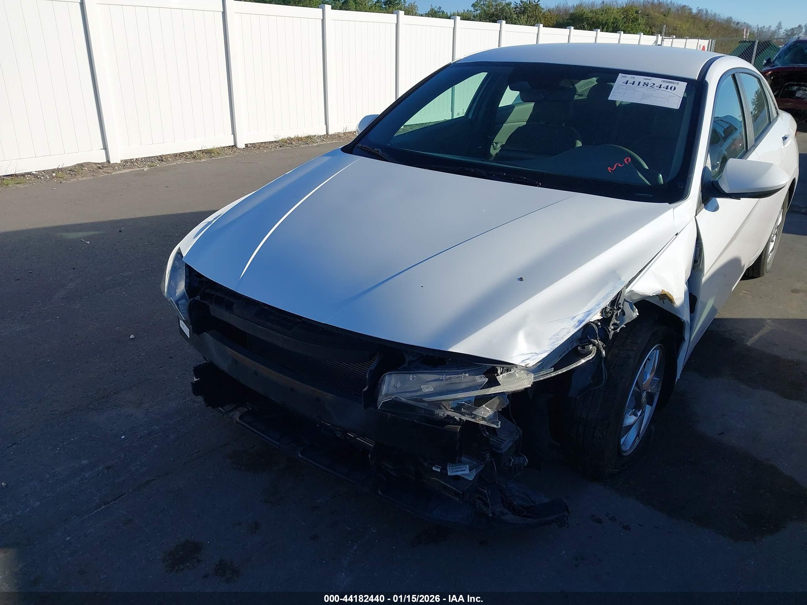 HYUNDAI ELANTRA image 6