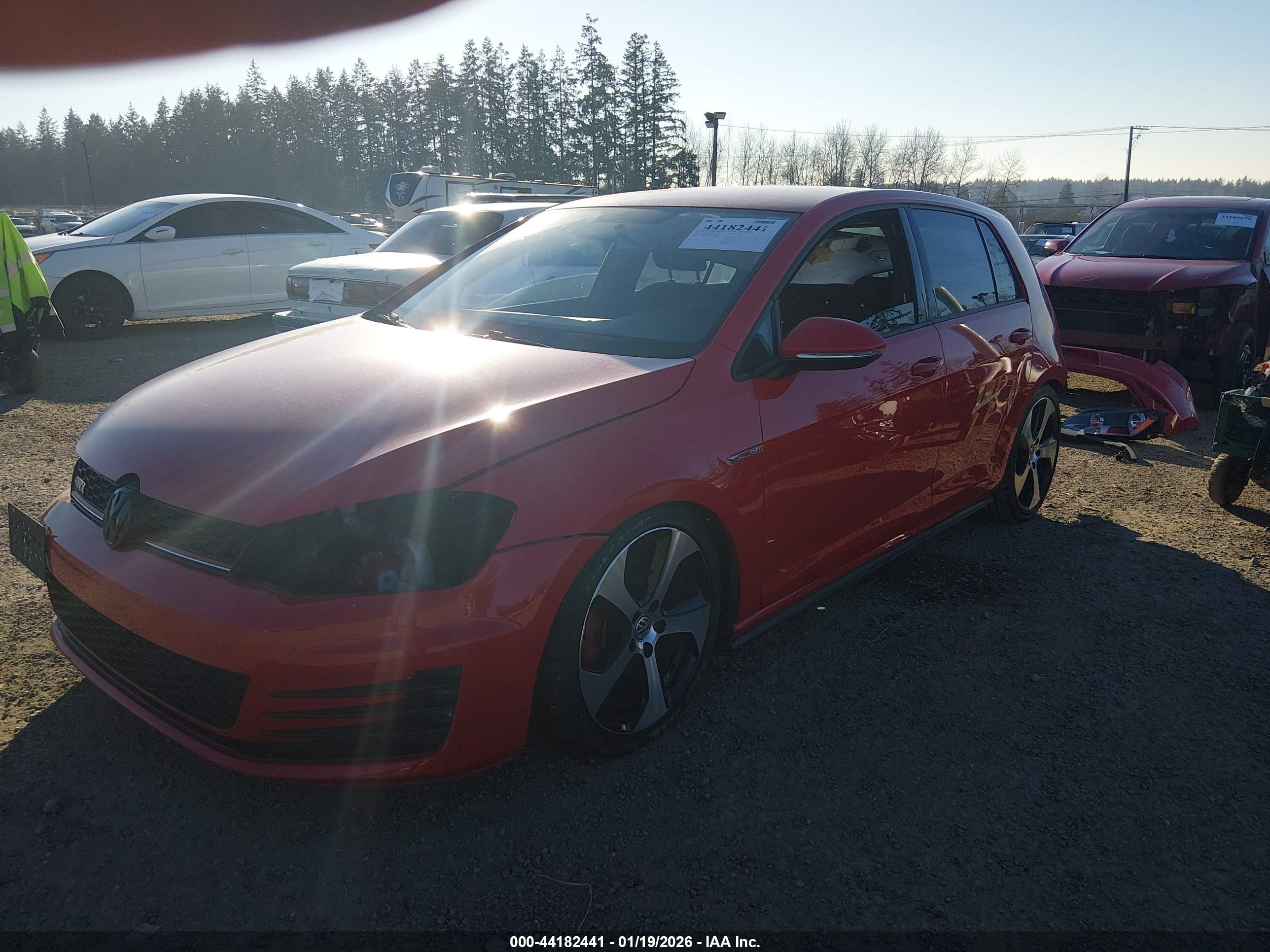 VOLKSWAGEN GOLF image 2