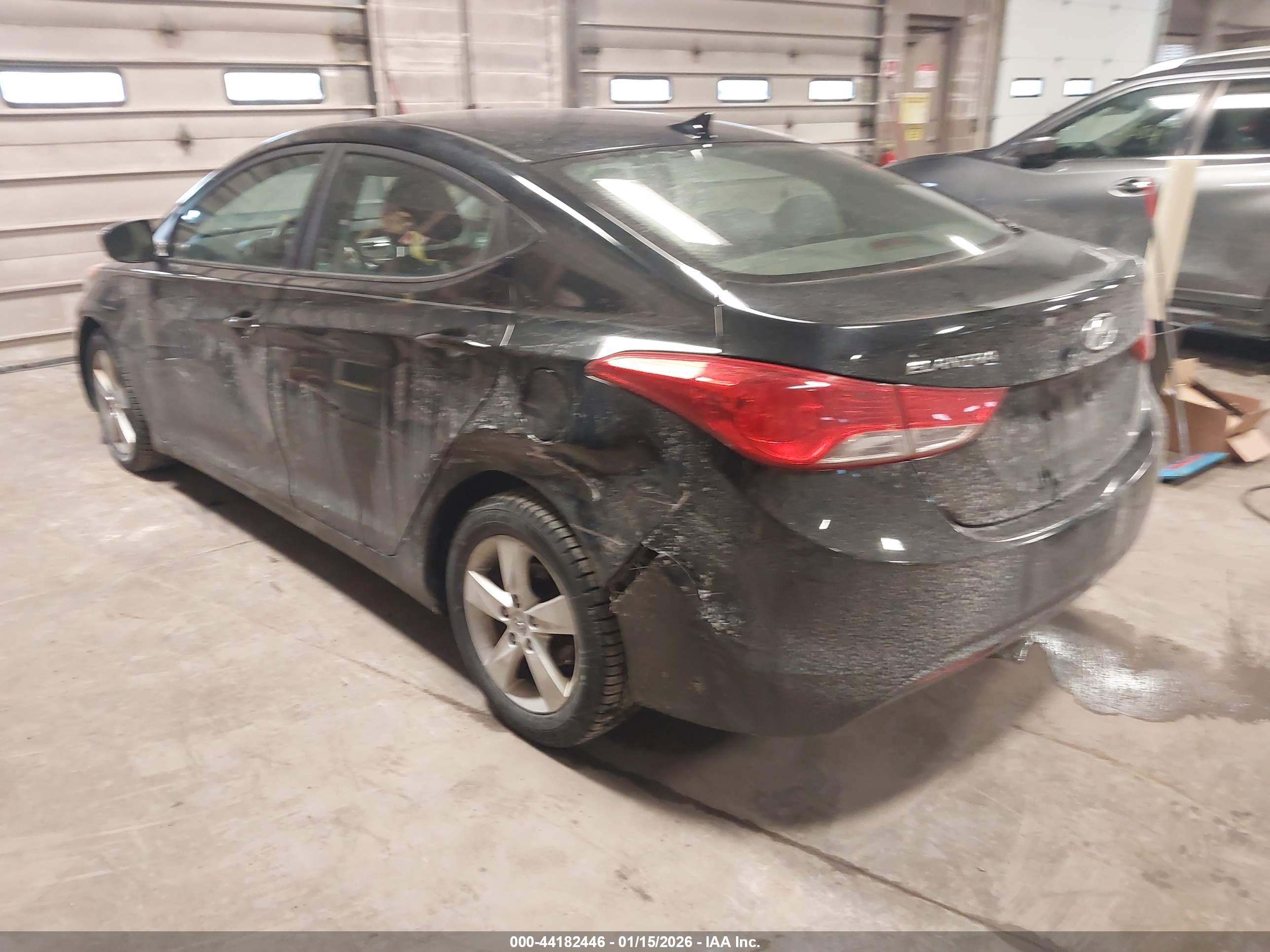 HYUNDAI ELANTRA image 3