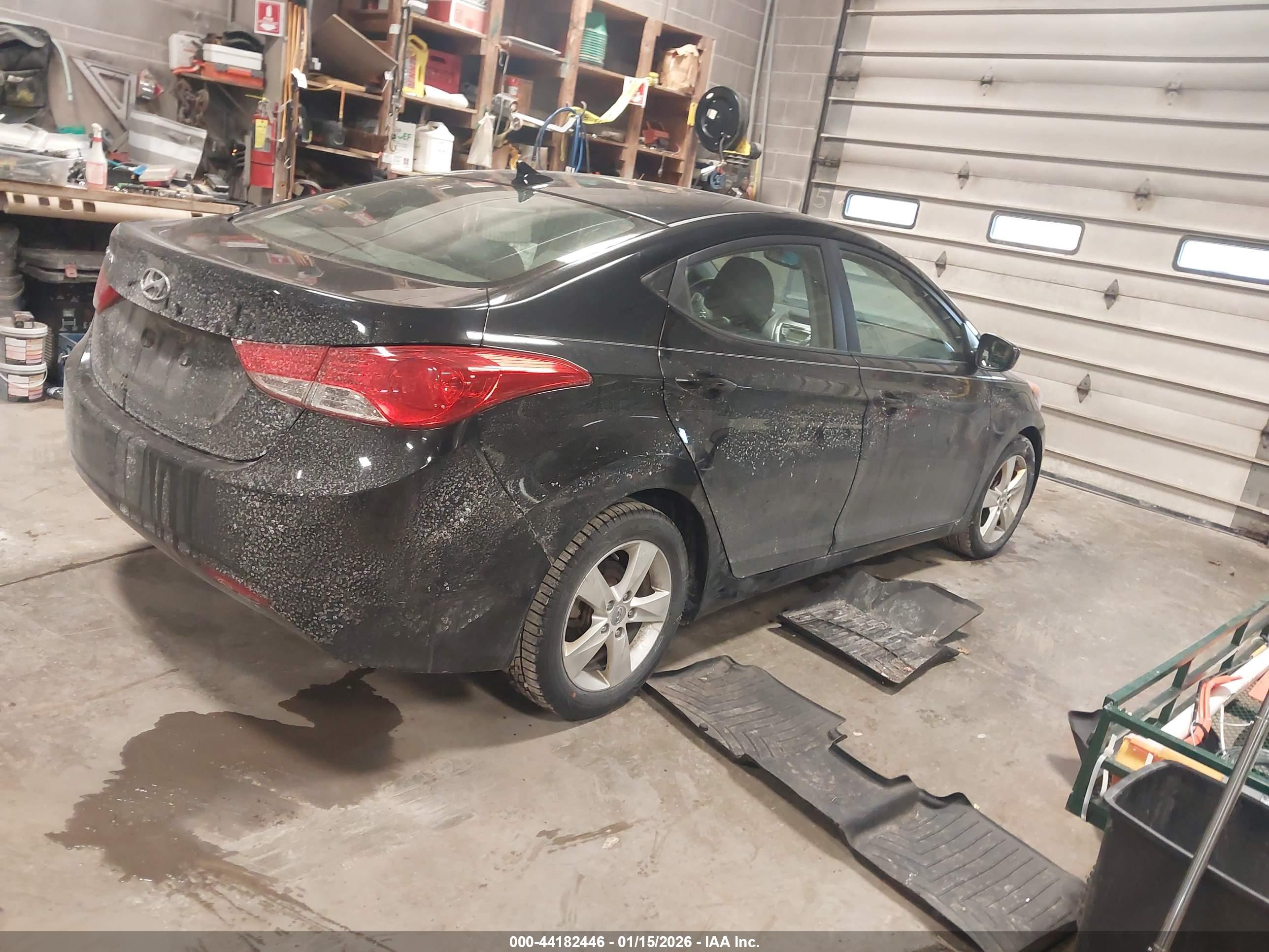 HYUNDAI ELANTRA image 4