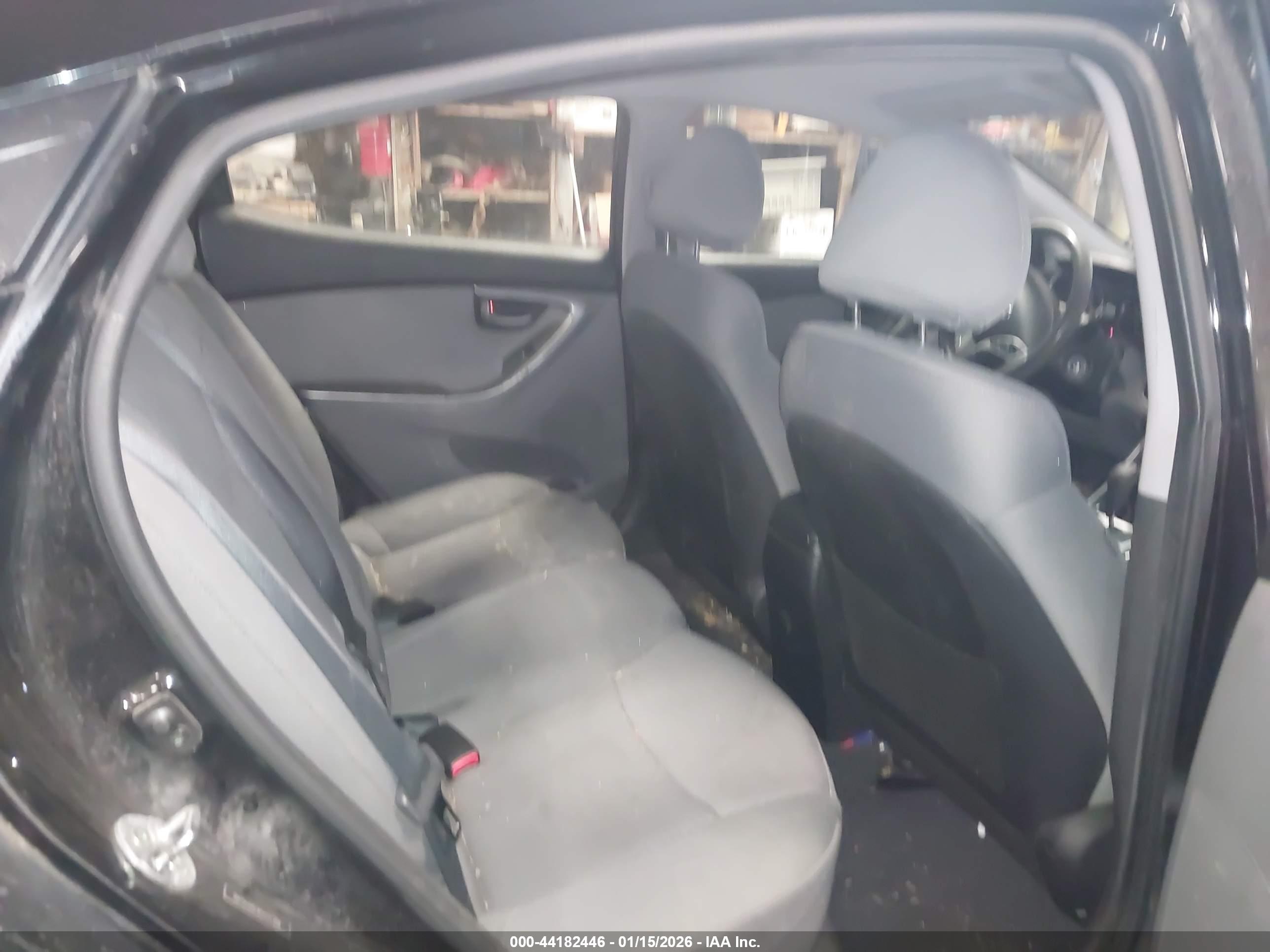 HYUNDAI ELANTRA image 8
