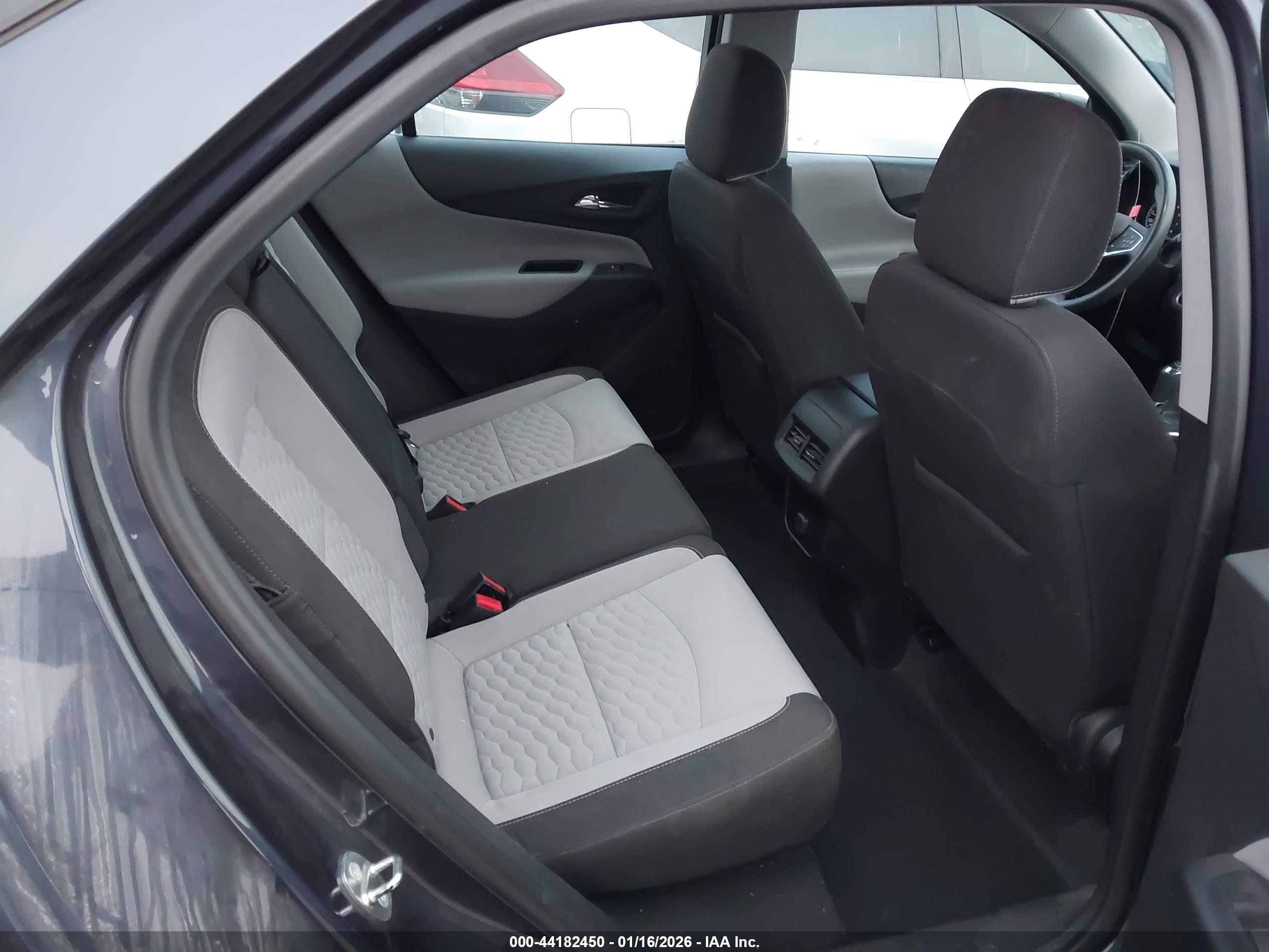 CHEVROLET EQUINOX image 8