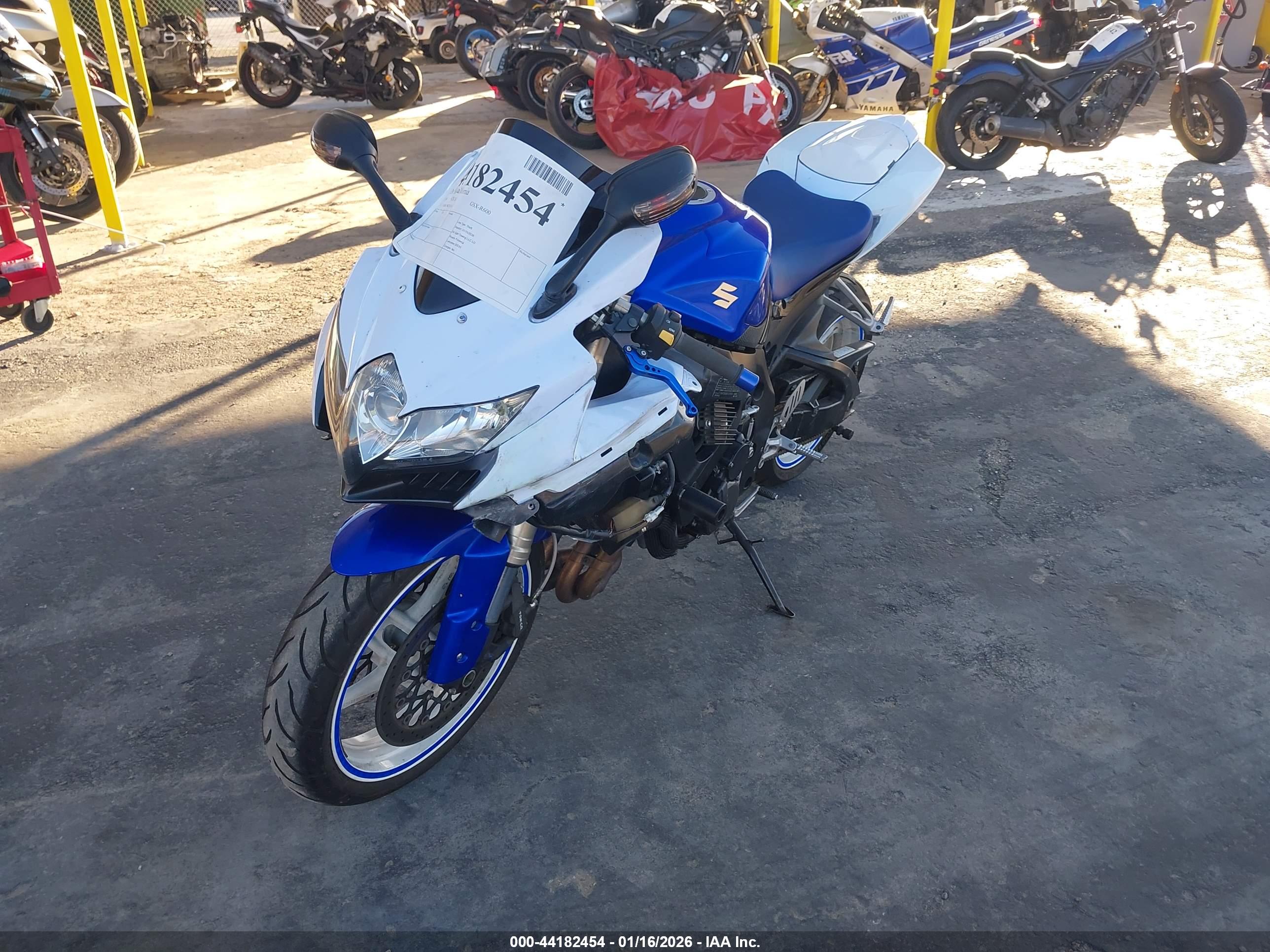 SUZUKI GSX-R600 image 2