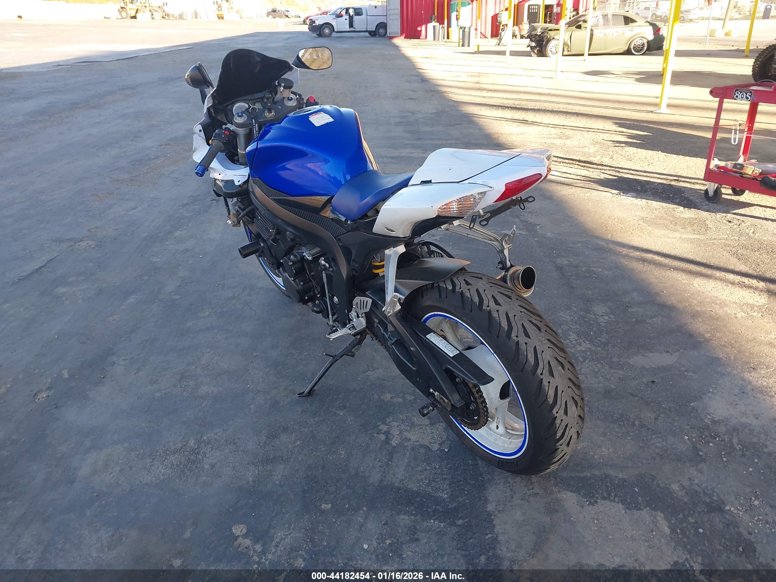 SUZUKI GSX-R600 image 3