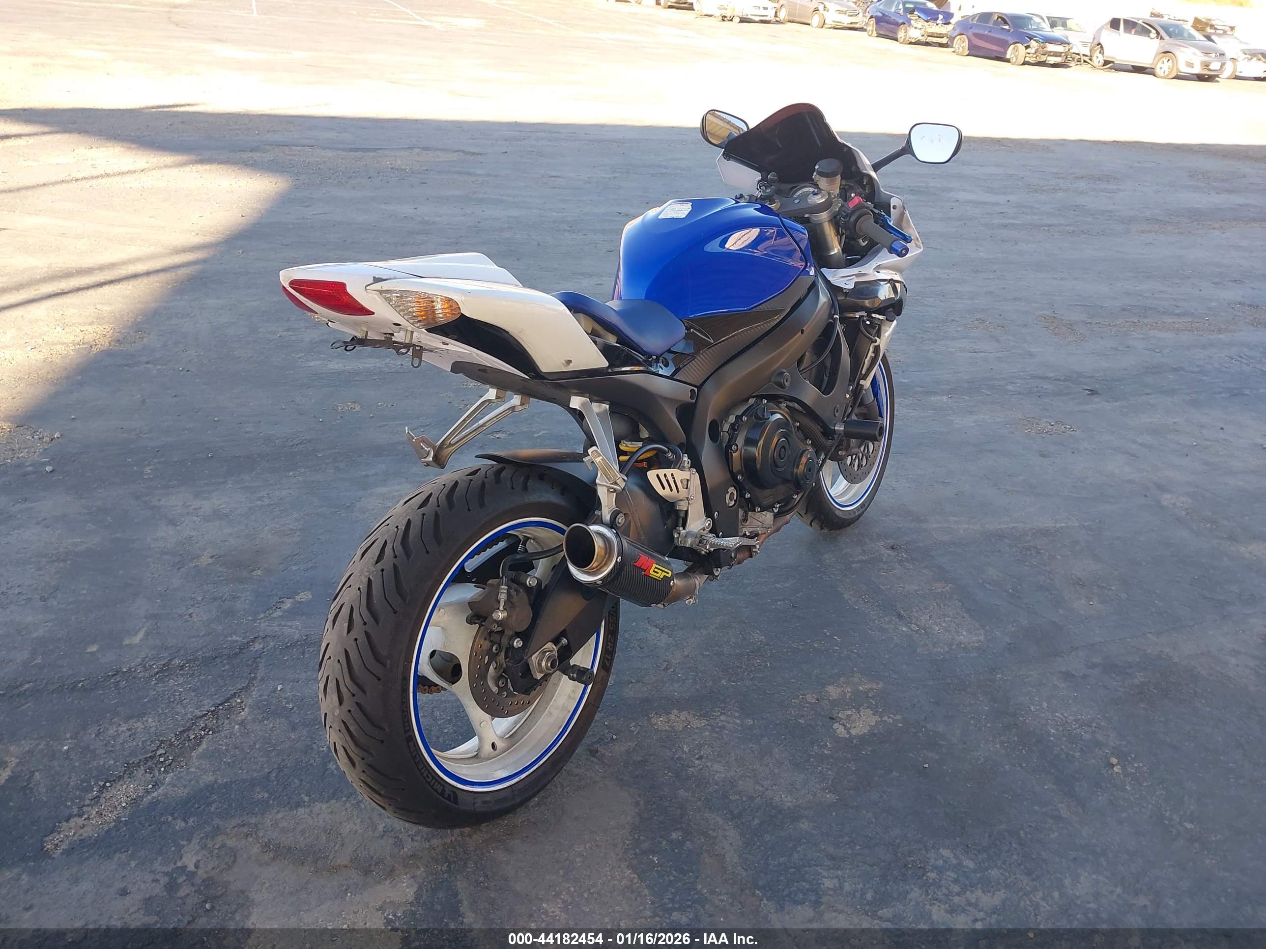 SUZUKI GSX-R600 image 4