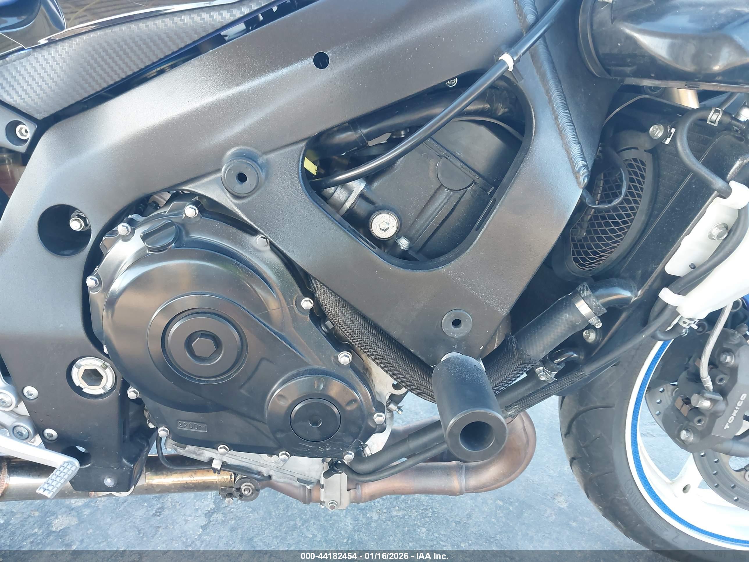 SUZUKI GSX-R600 image 8