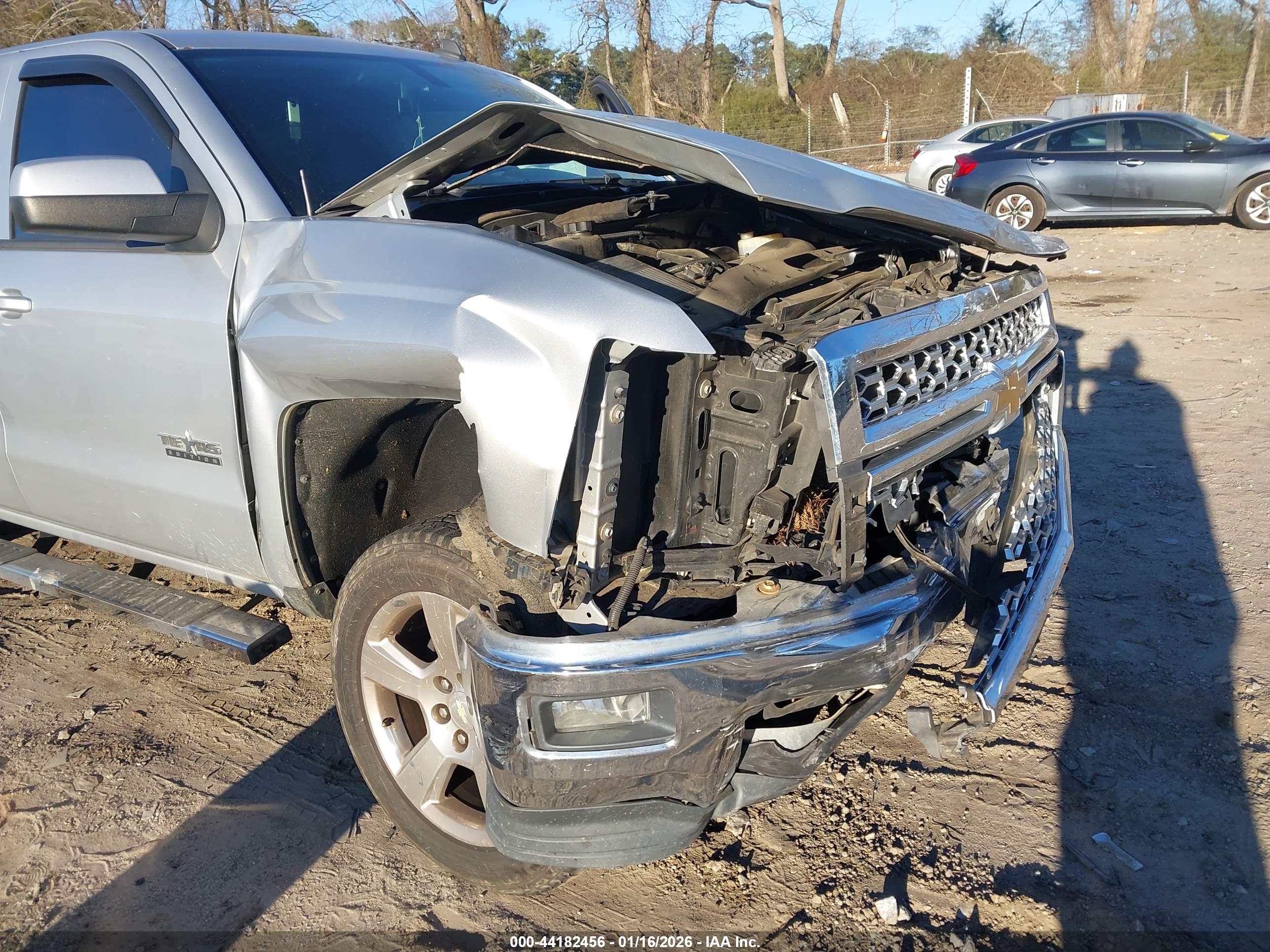 CHEVROLET SILVERADO image 6