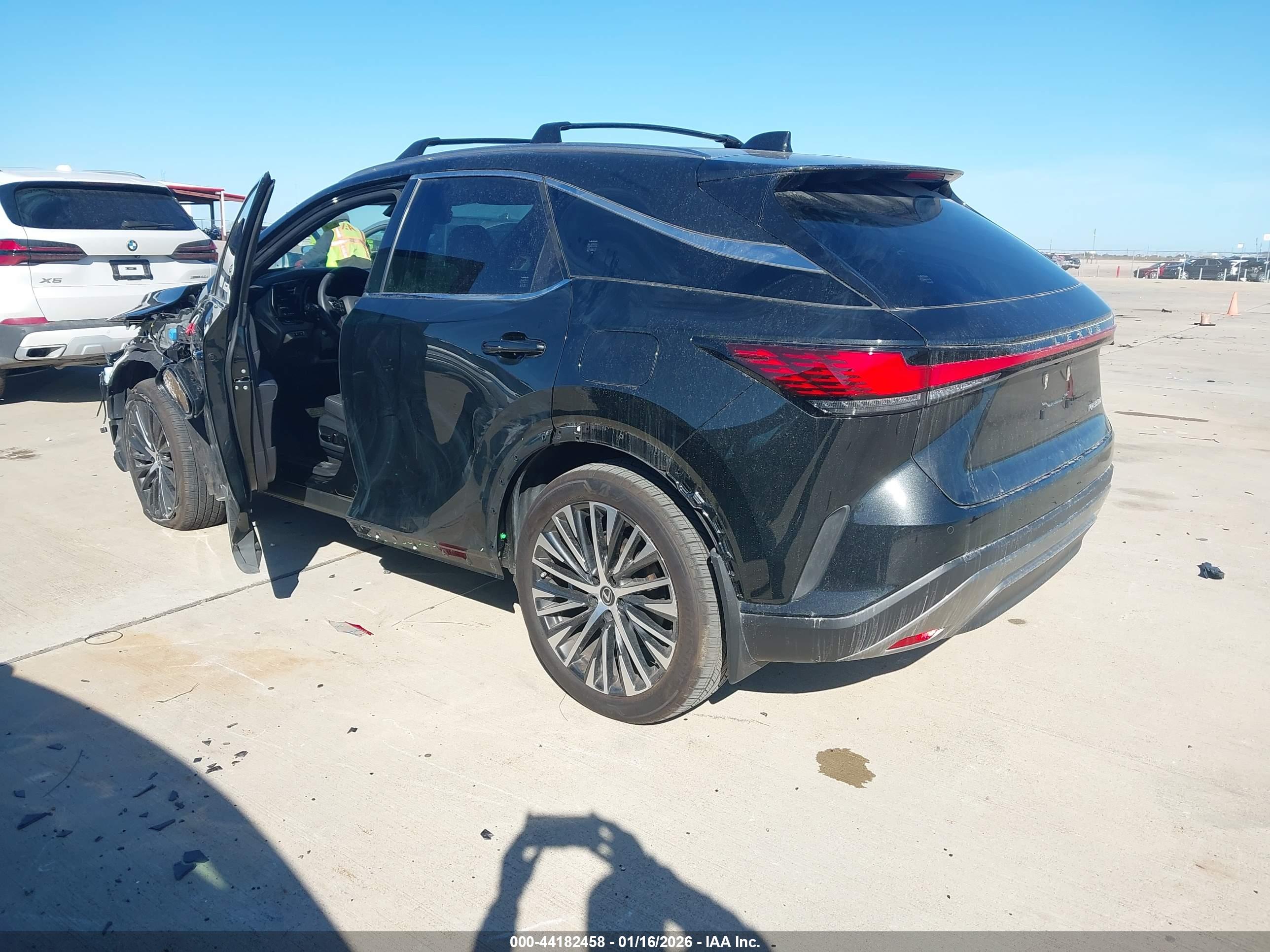 LEXUS RX image 3