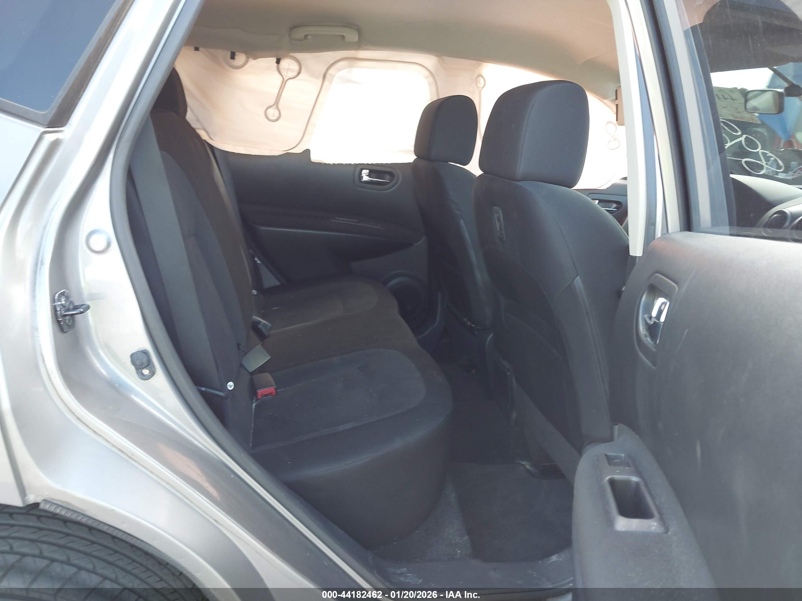 NISSAN ROGUE image 8