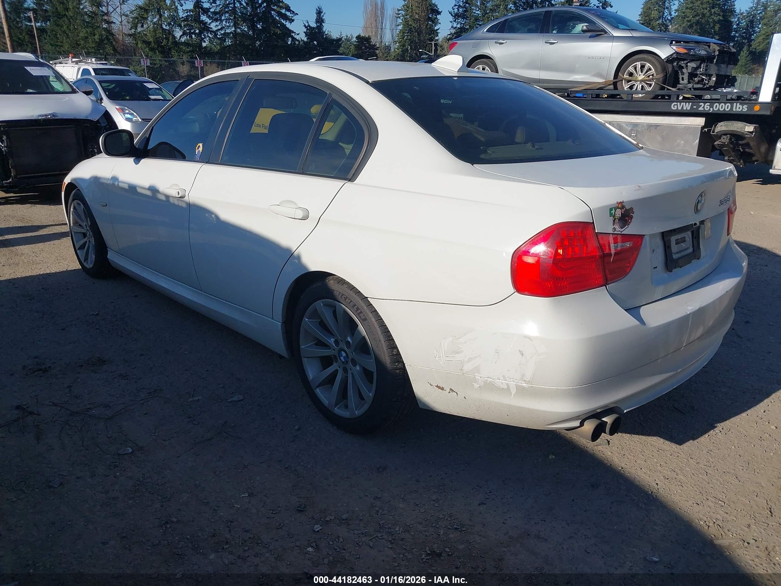 BMW 328I image 3