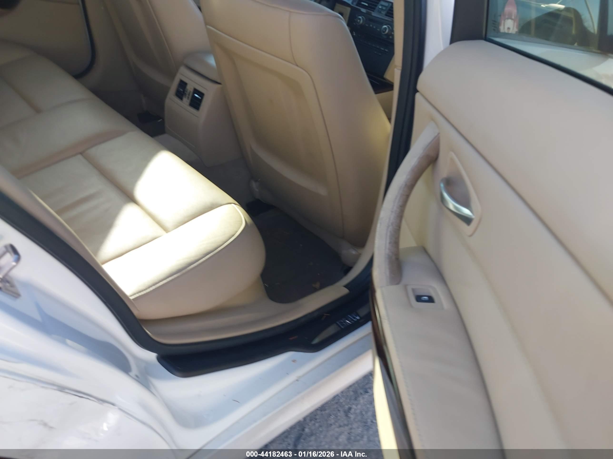 BMW 328I image 8